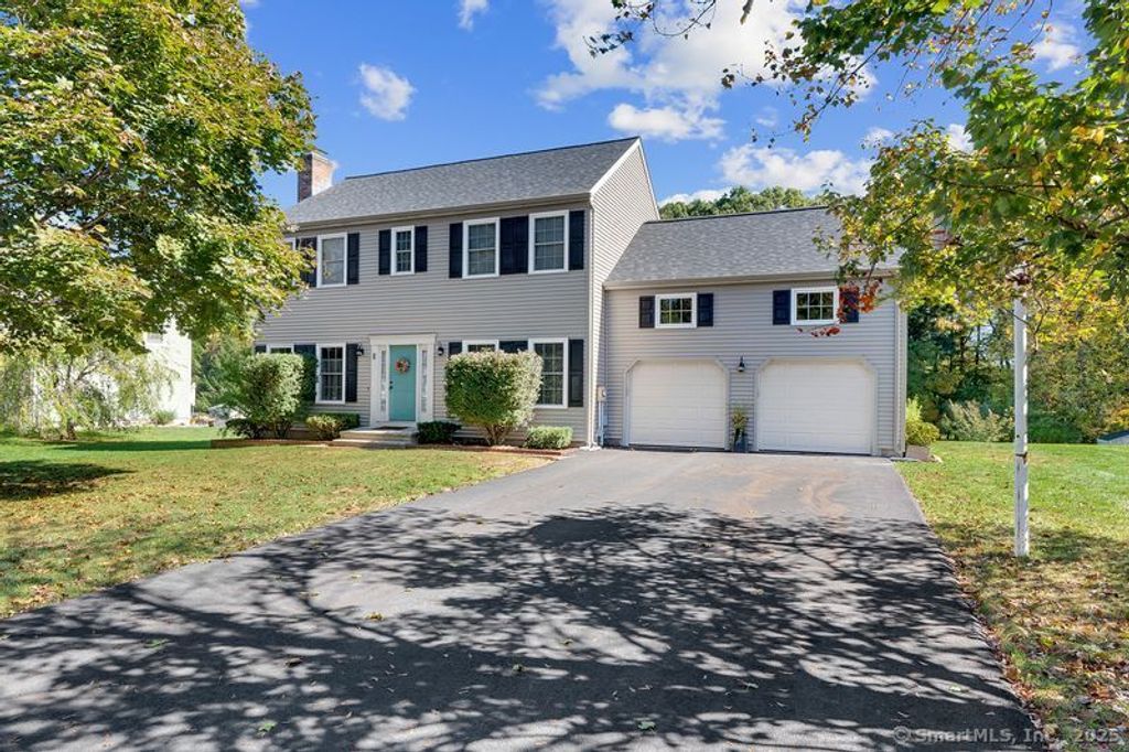 Photo of 6 Trailside Drive, Wallingford, CT 06492 (MLS # 24132983)