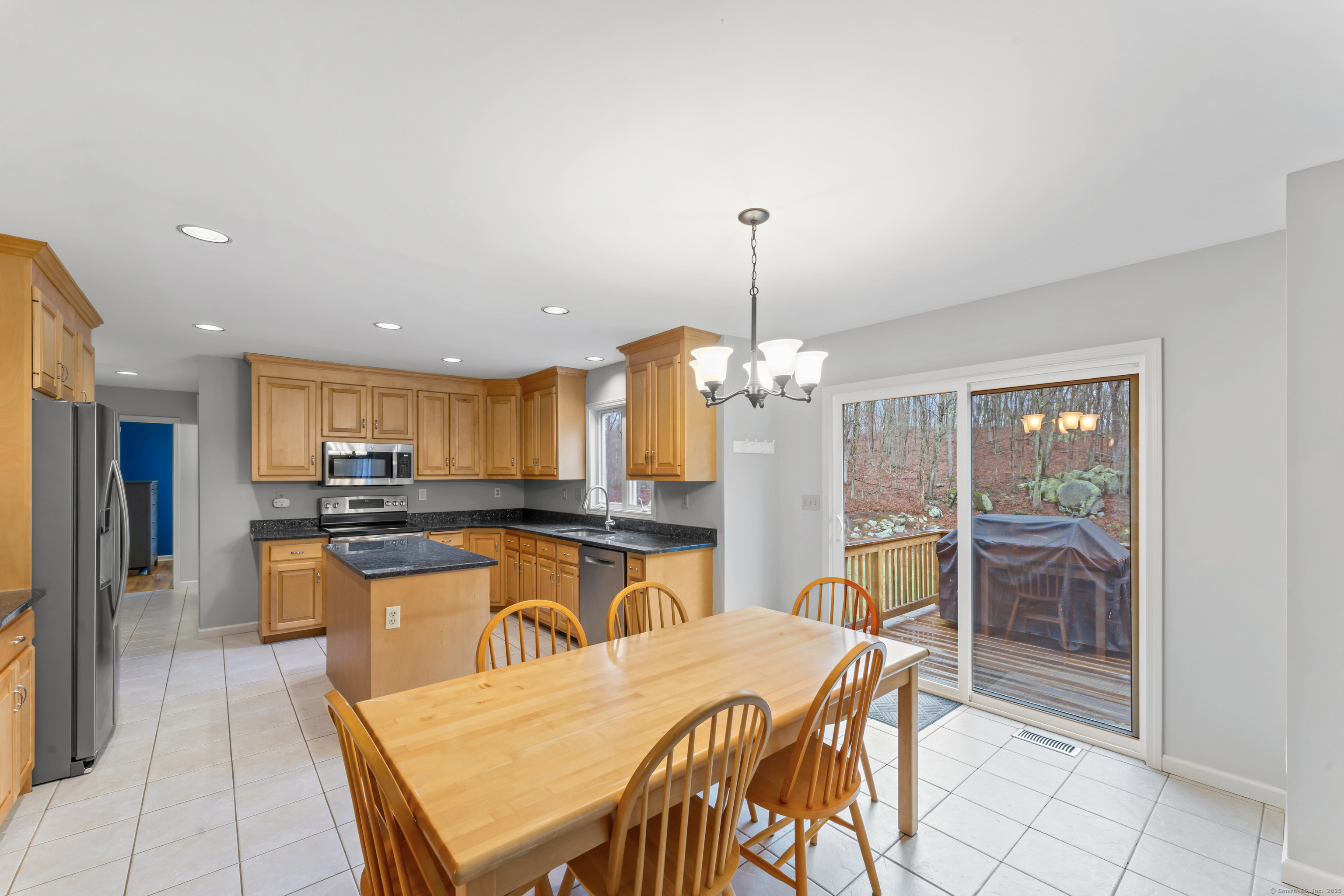 15 Kelly Court, Newtown, Connecticut image 5