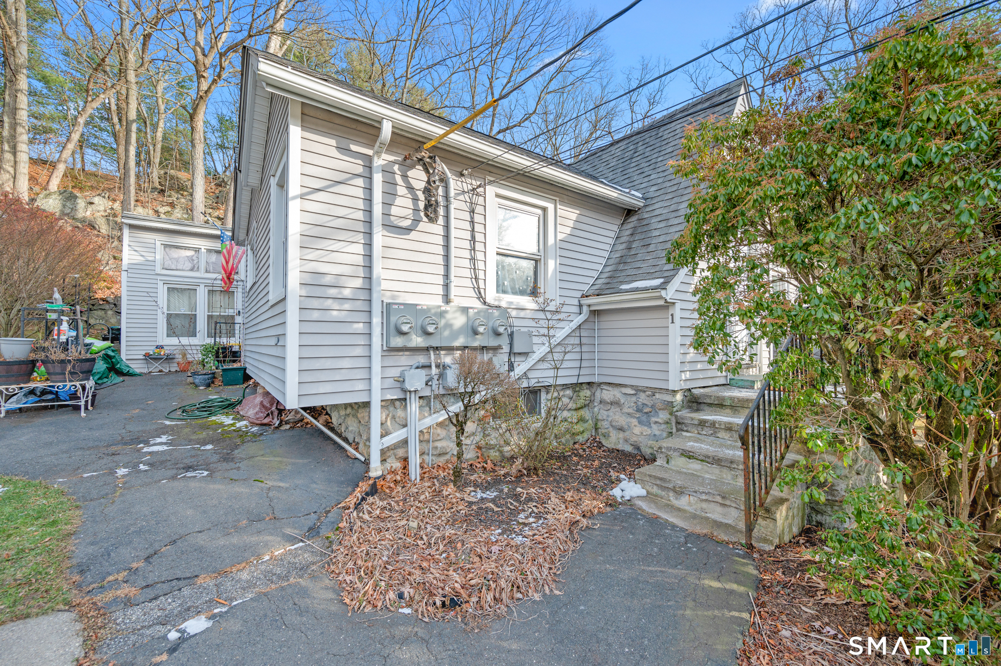 10 Old Waterbury Road