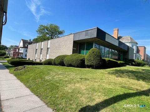 Photo of 593 Farmington Avenue, Hartford, CT 06105 (MLS # 24203035)