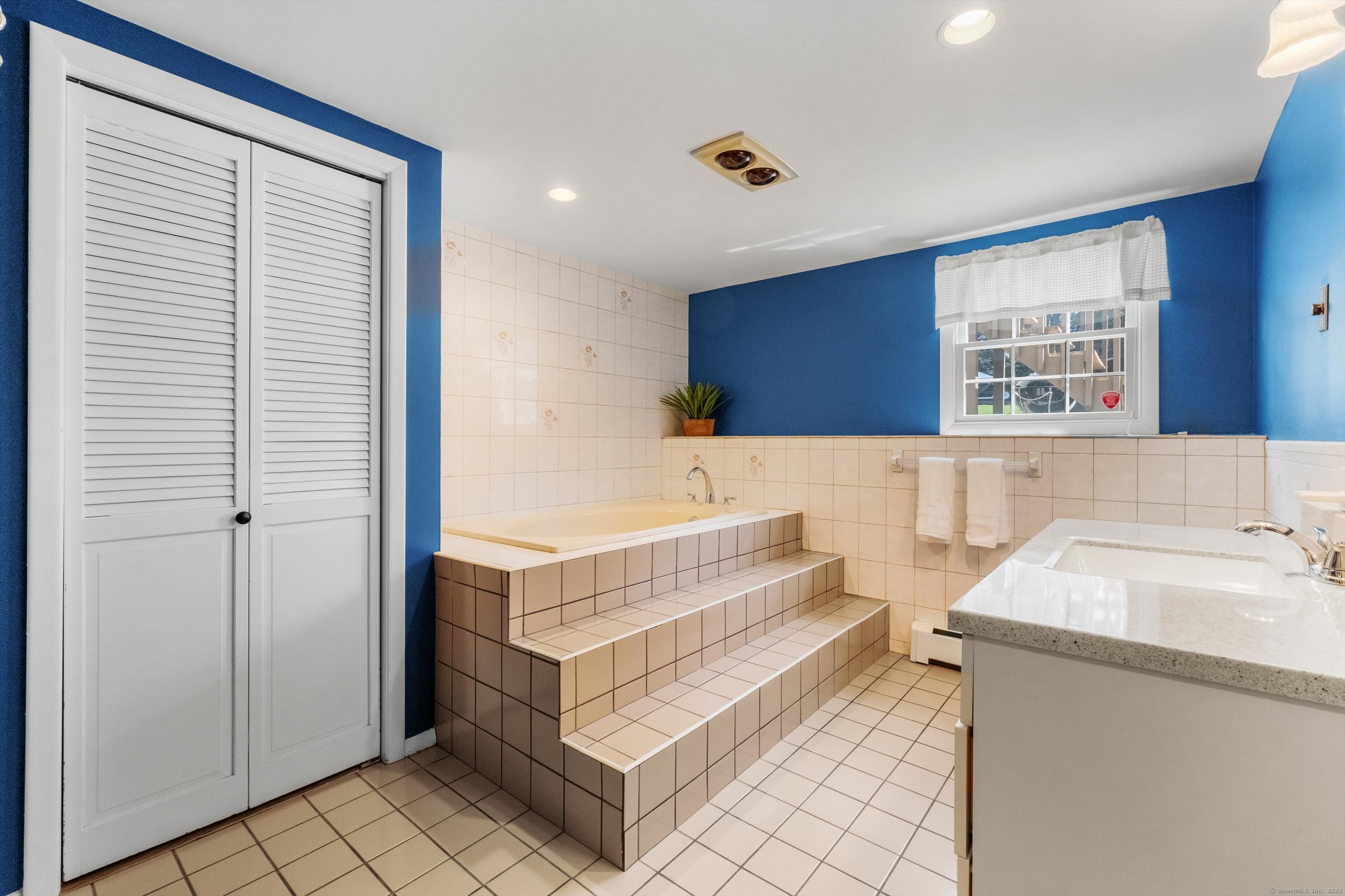 28 Quaker Ridge Road, Bethel, Connecticut image 22
