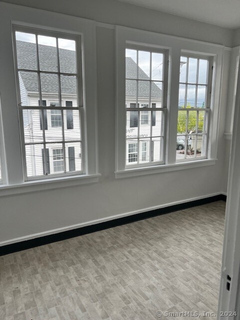 Groton, Connecticut 06355, United States, 2 Bedrooms Bedrooms, ,1 BathroomBathrooms,Residential,Active,190258