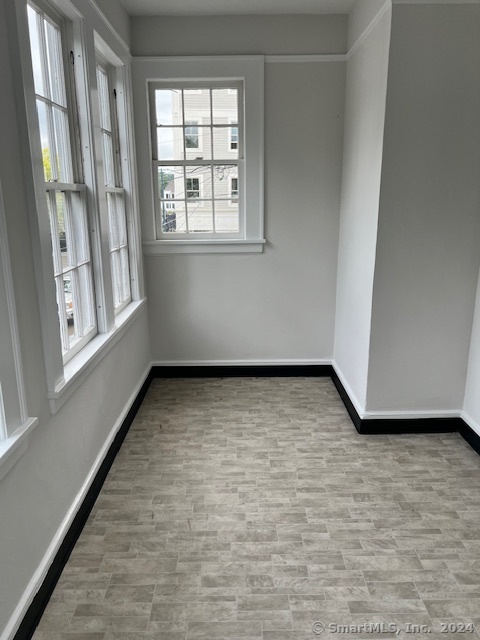 Groton, Connecticut 06355, United States, 2 Bedrooms Bedrooms, ,1 BathroomBathrooms,Residential,Active,190258