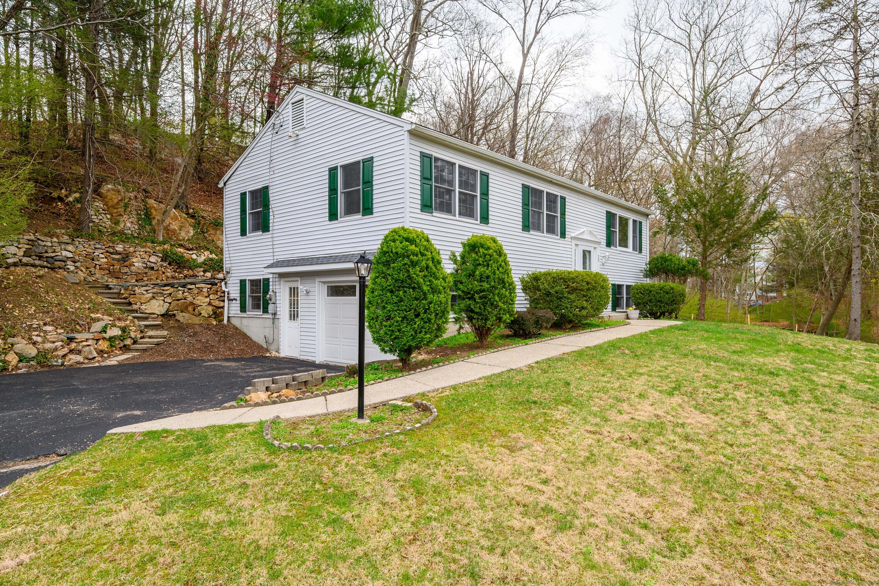 23 Oak Grove Road, Brookfield, Connecticut image 4