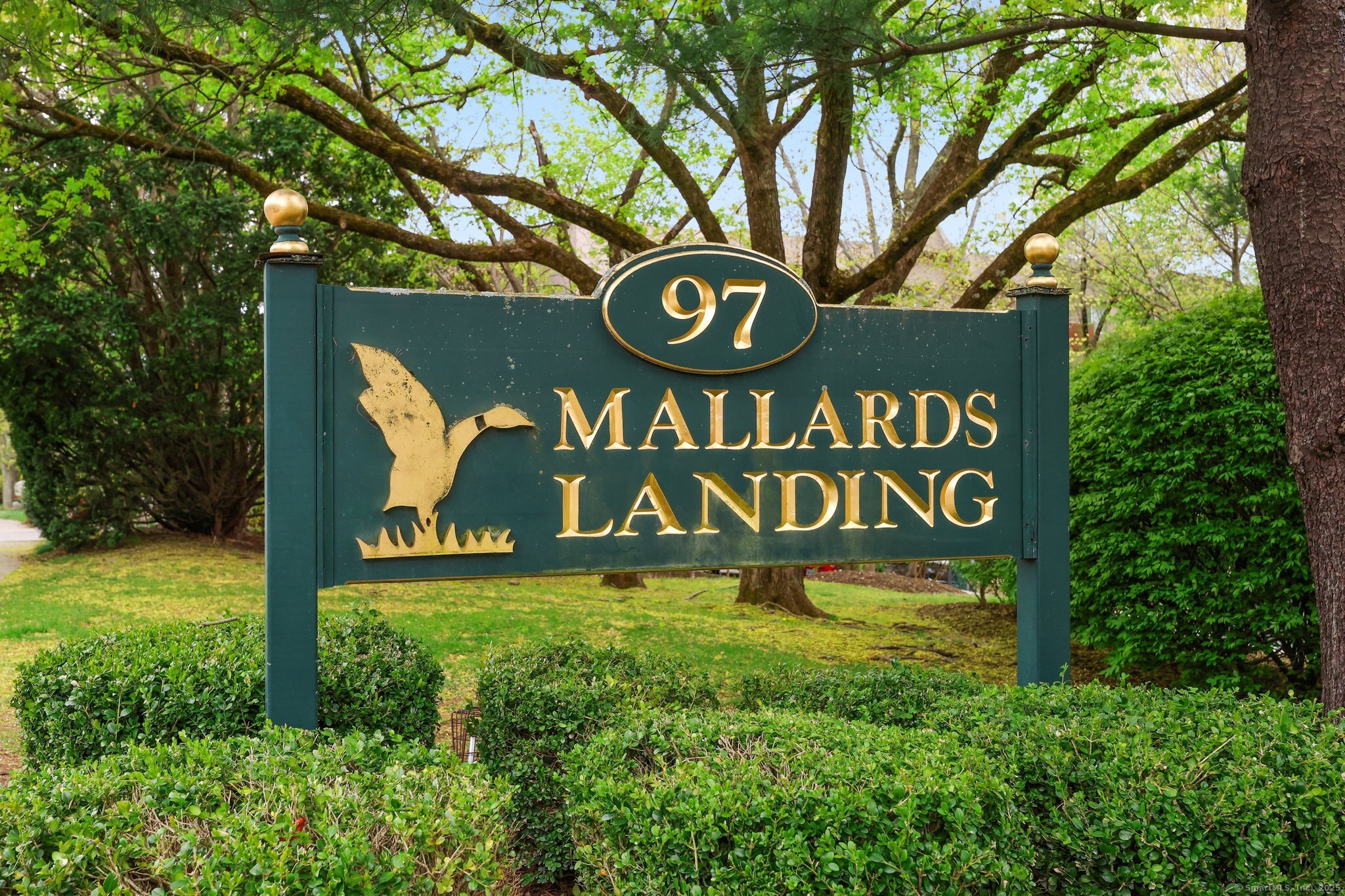 Richards Avenue Apt F5, Norwalk, Connecticut - 2 Bedrooms  
2 Bathrooms  
4 Rooms - 