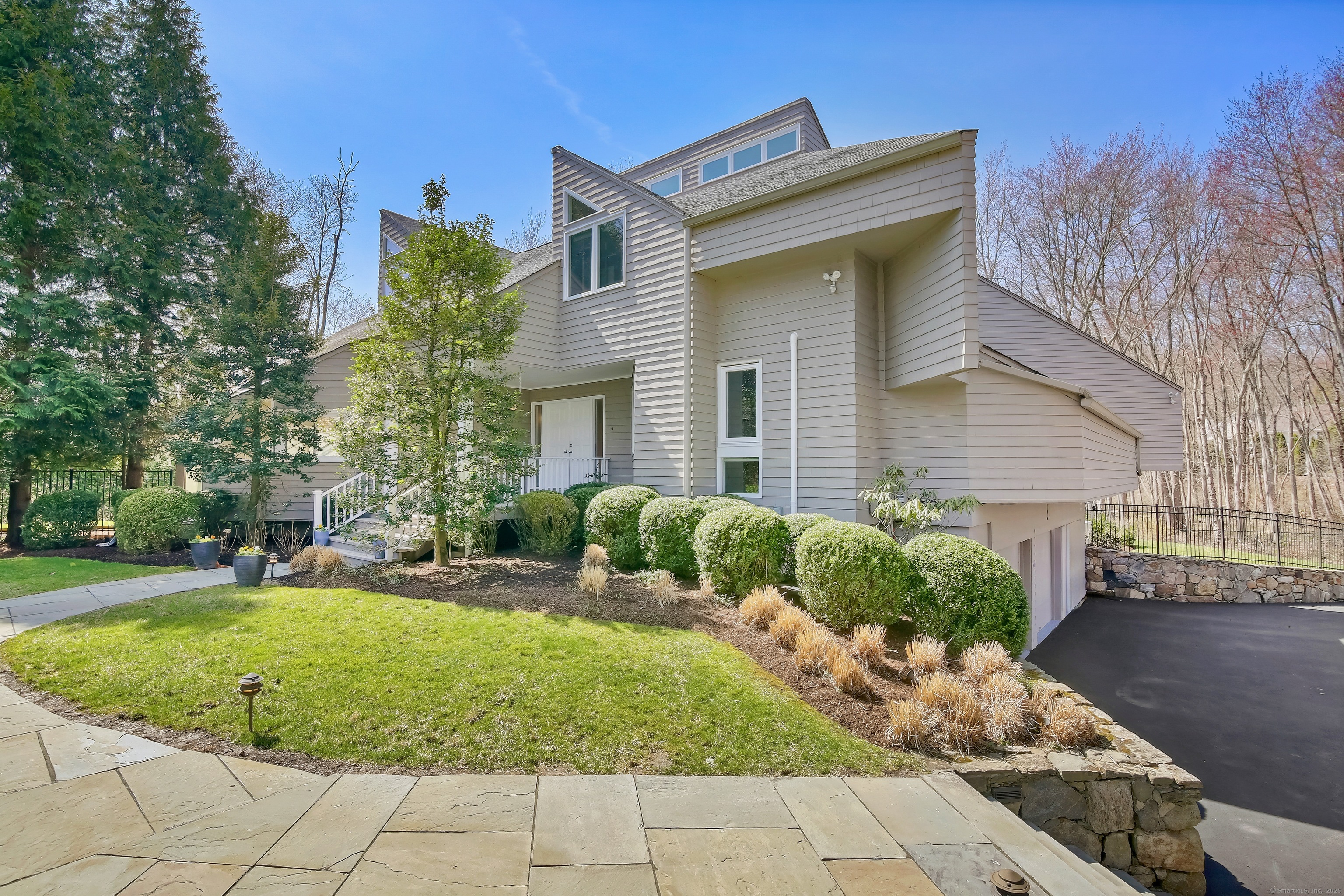 2 Sleepy Hollow Road, New Canaan, Connecticut image 3