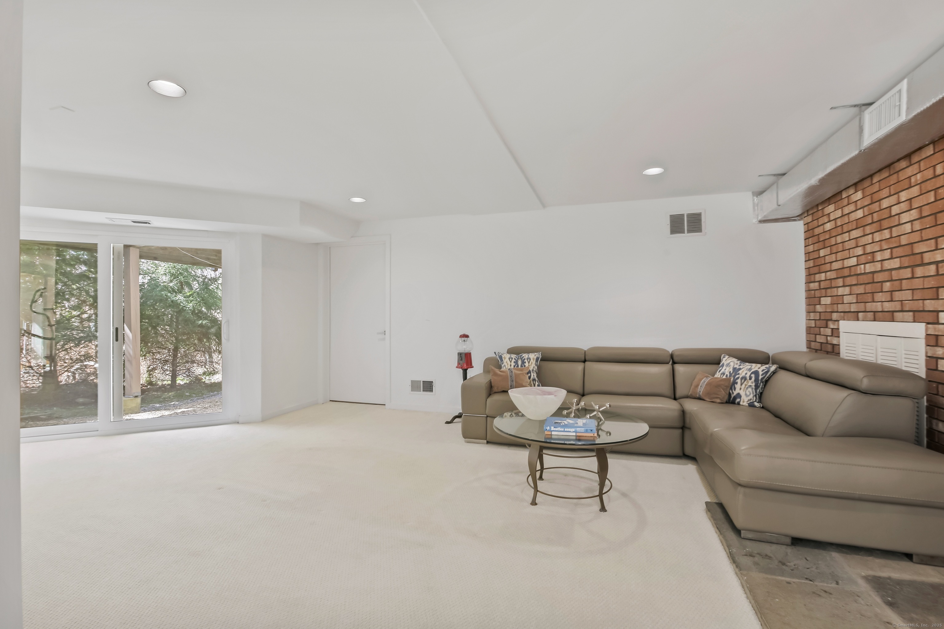2 Sleepy Hollow Road, New Canaan, Connecticut image 30