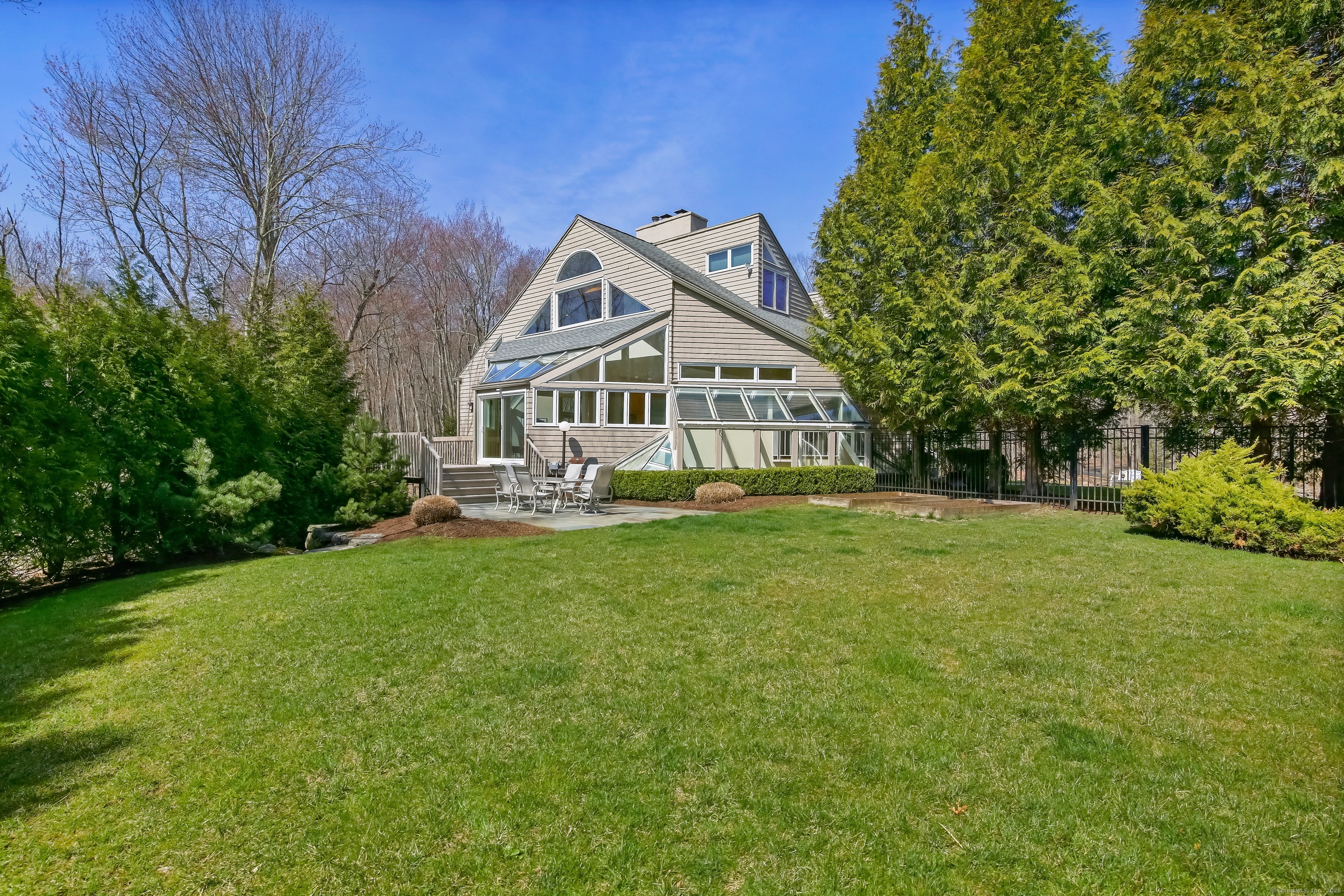 2 Sleepy Hollow Road, New Canaan, Connecticut image 32