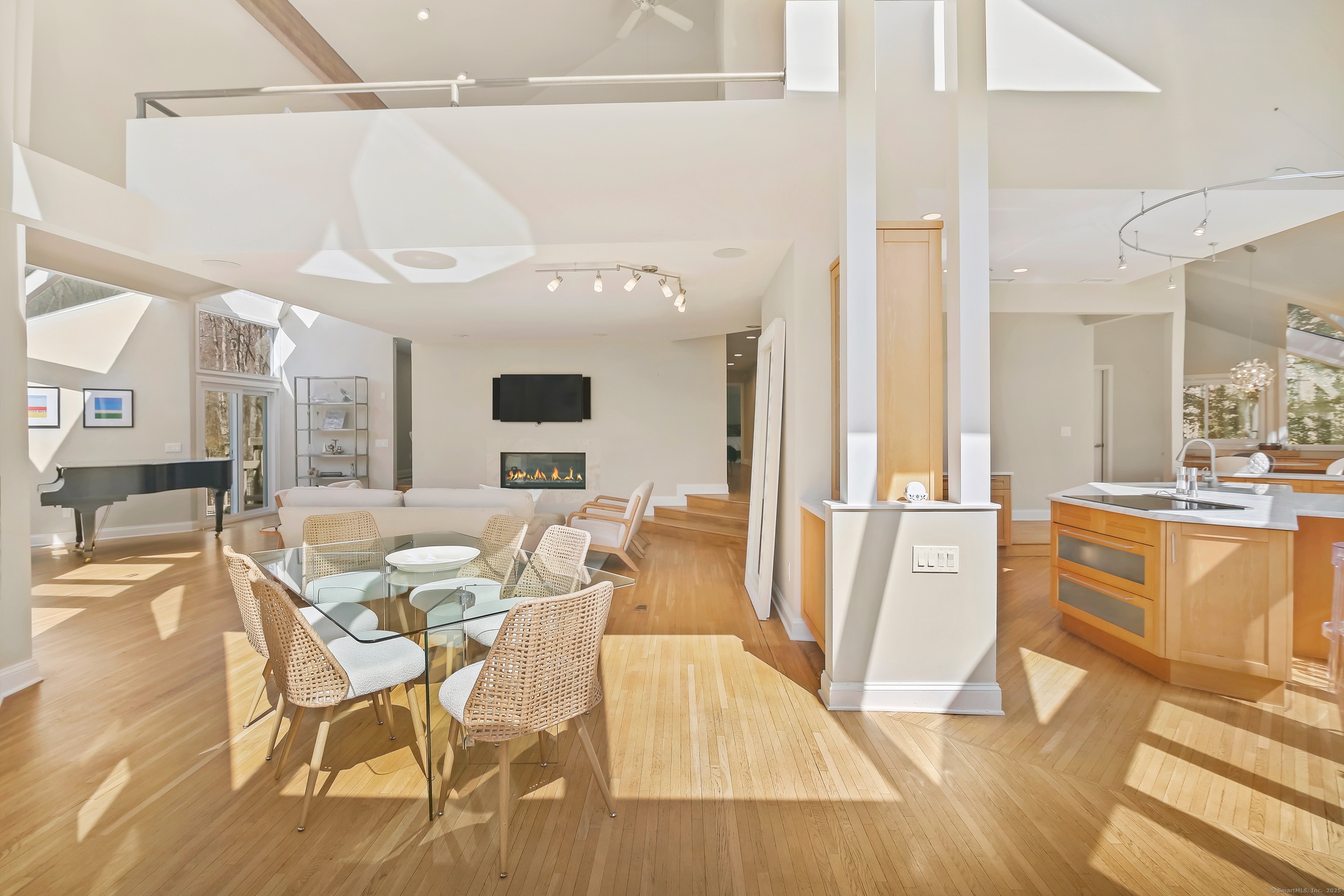 2 Sleepy Hollow Road, New Canaan, Connecticut image 10