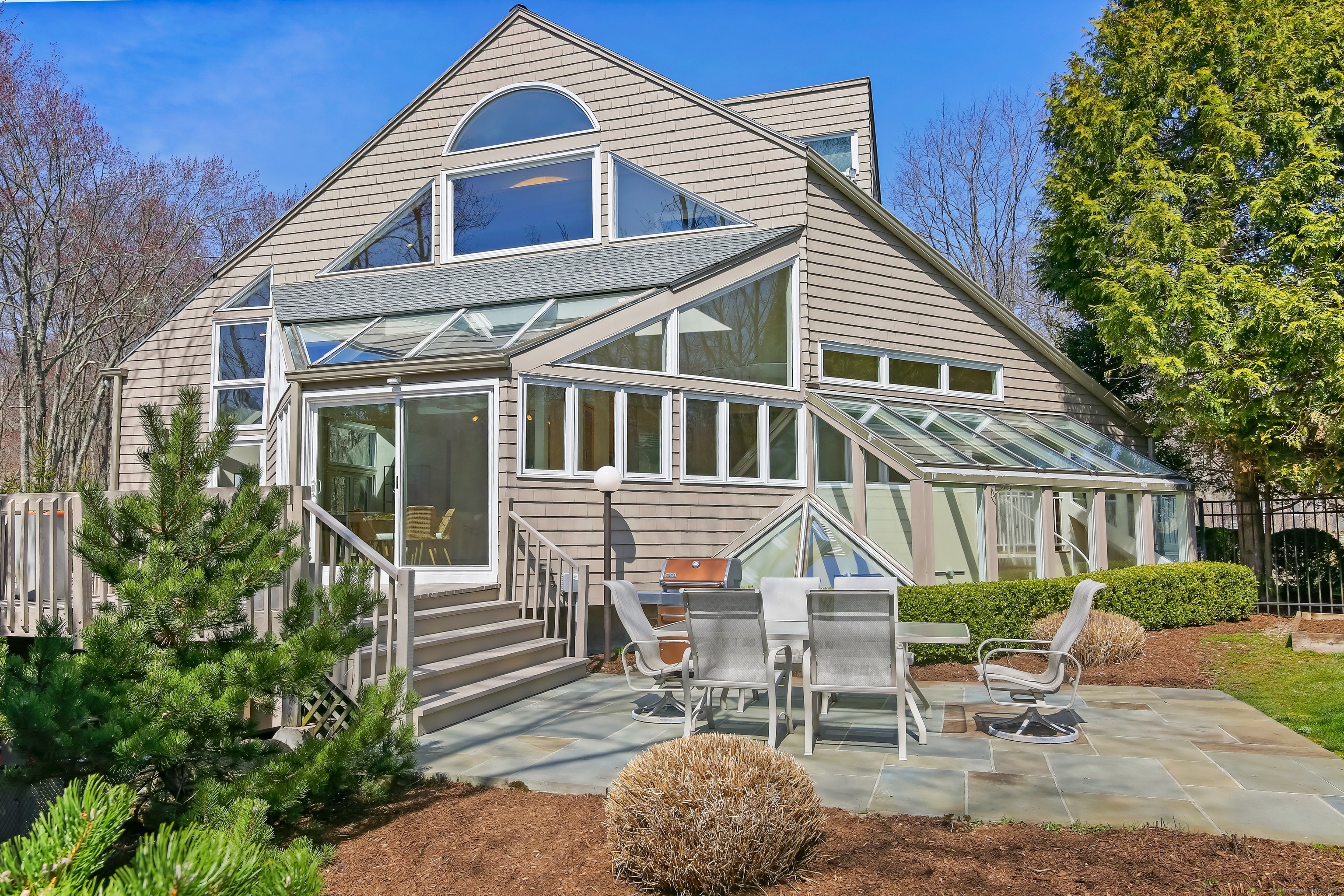 Property for Sale at Sleepy Hollow Road, New Canaan, Connecticut - Bedrooms: 4 
Bathrooms: 3 
Rooms: 12  - $1,999,000
