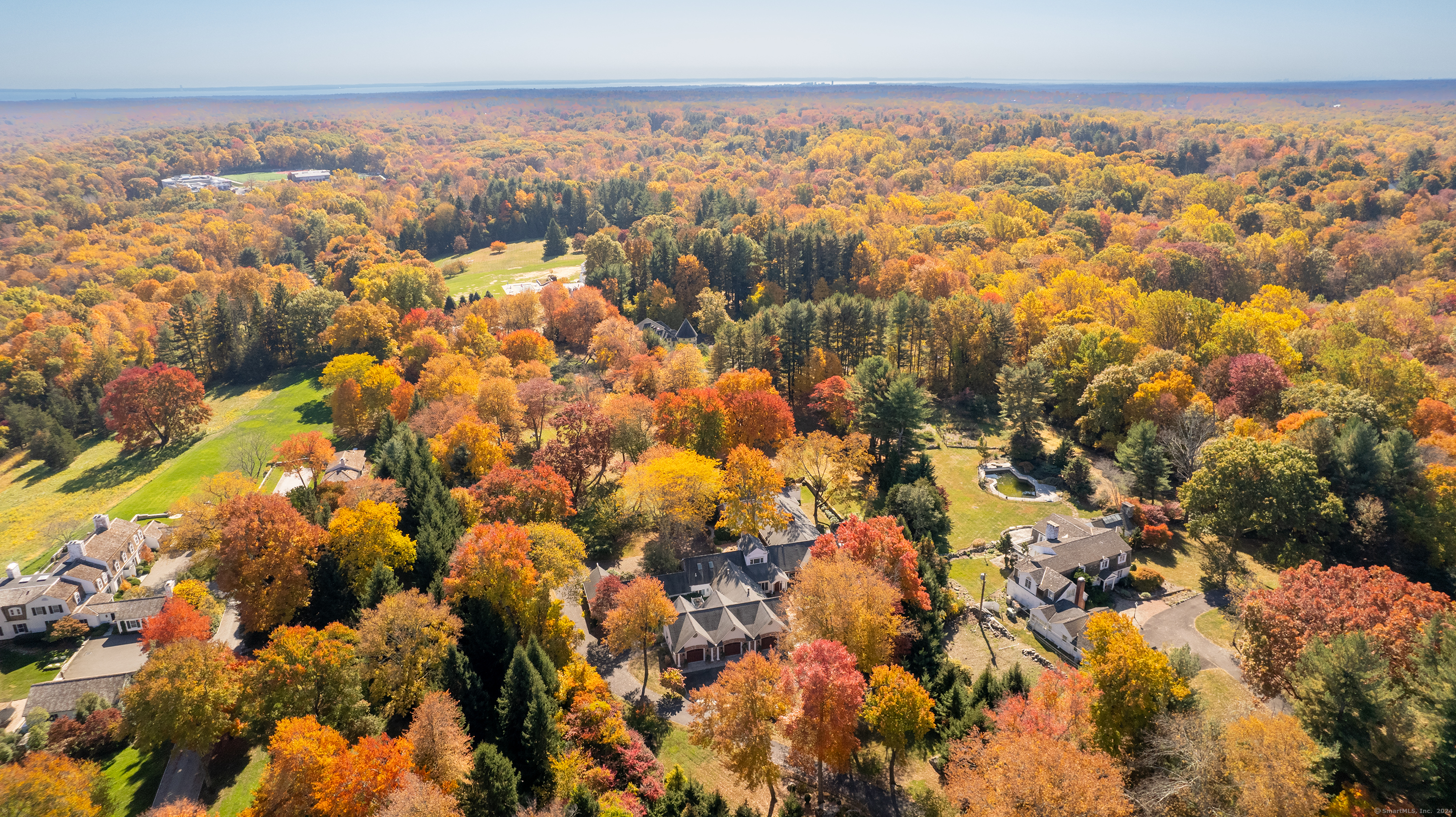 49 Cross Ridge Road, New Canaan, Connecticut - 6 Bedrooms  
6.5 Bathrooms  
13 Rooms - 