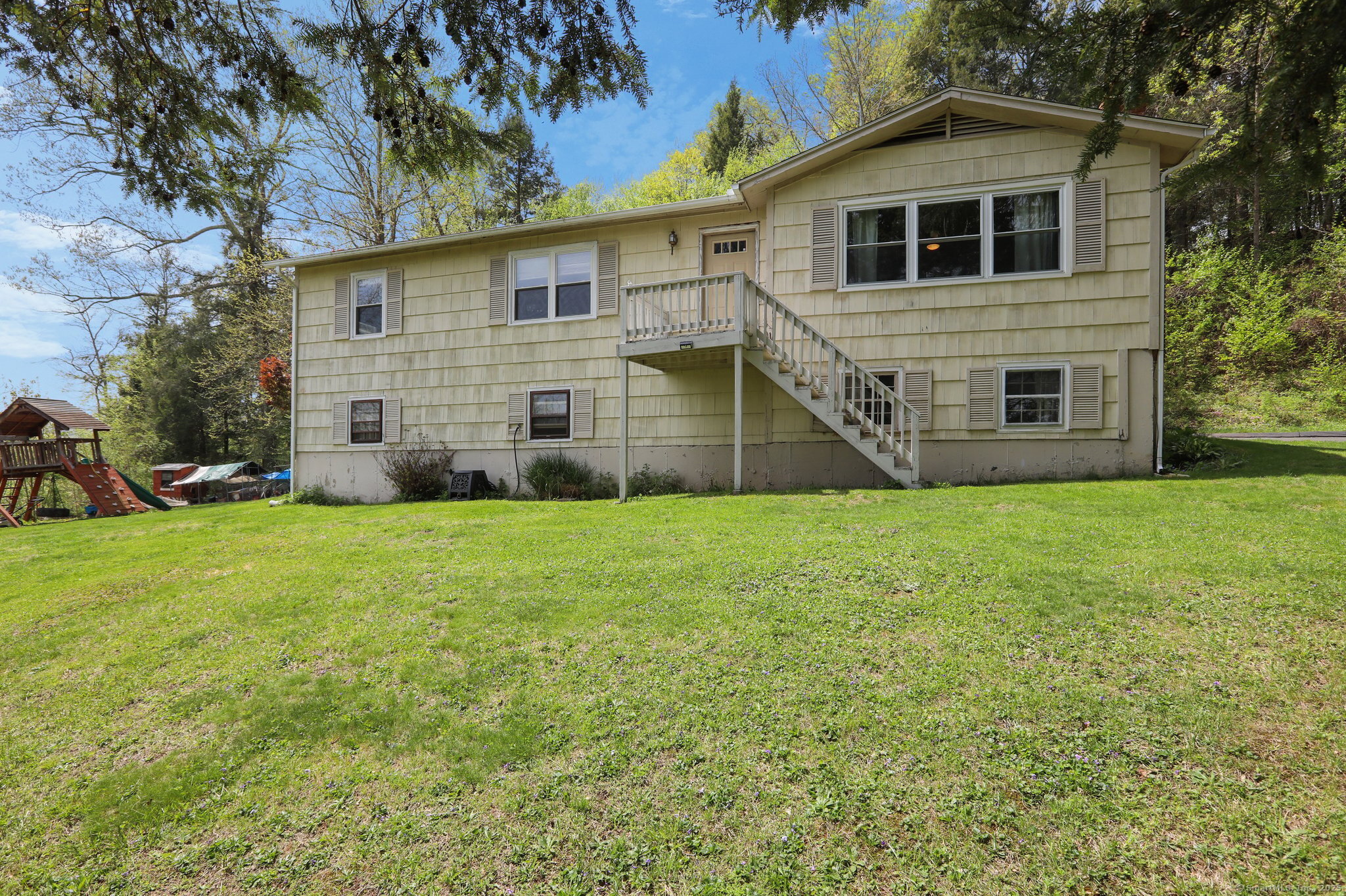 186 Flood Bridge Road, Southbury, Connecticut image 1