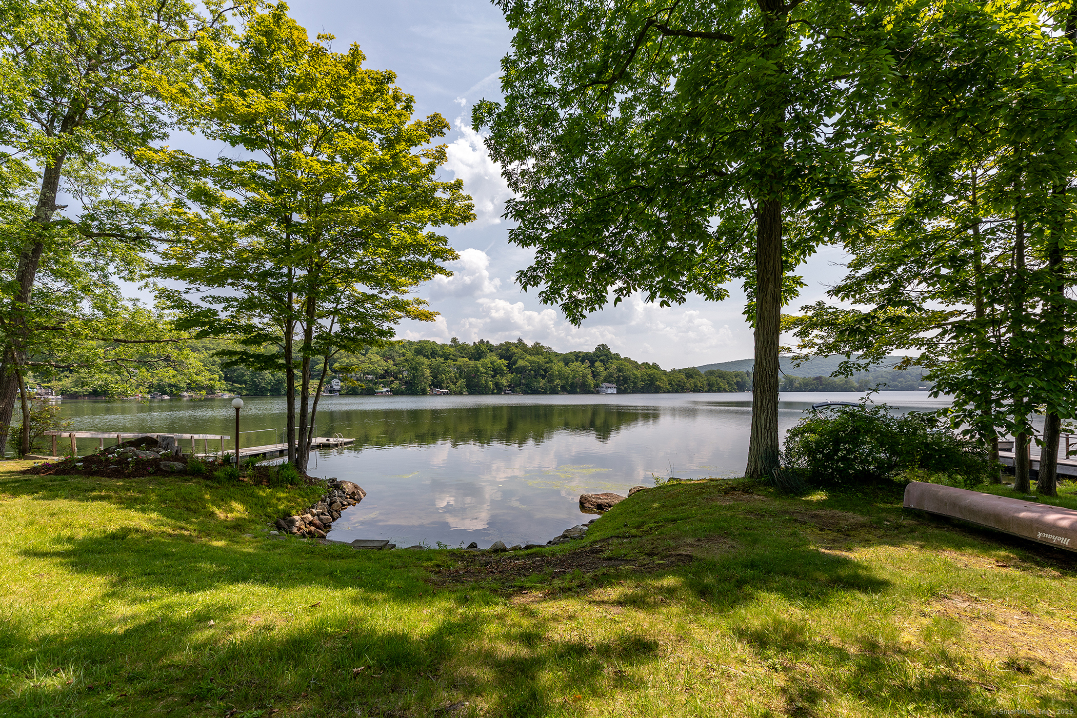 Arrow Point Road, Warren, Connecticut - 5 Bedrooms  
3 Bathrooms  
8 Rooms - 