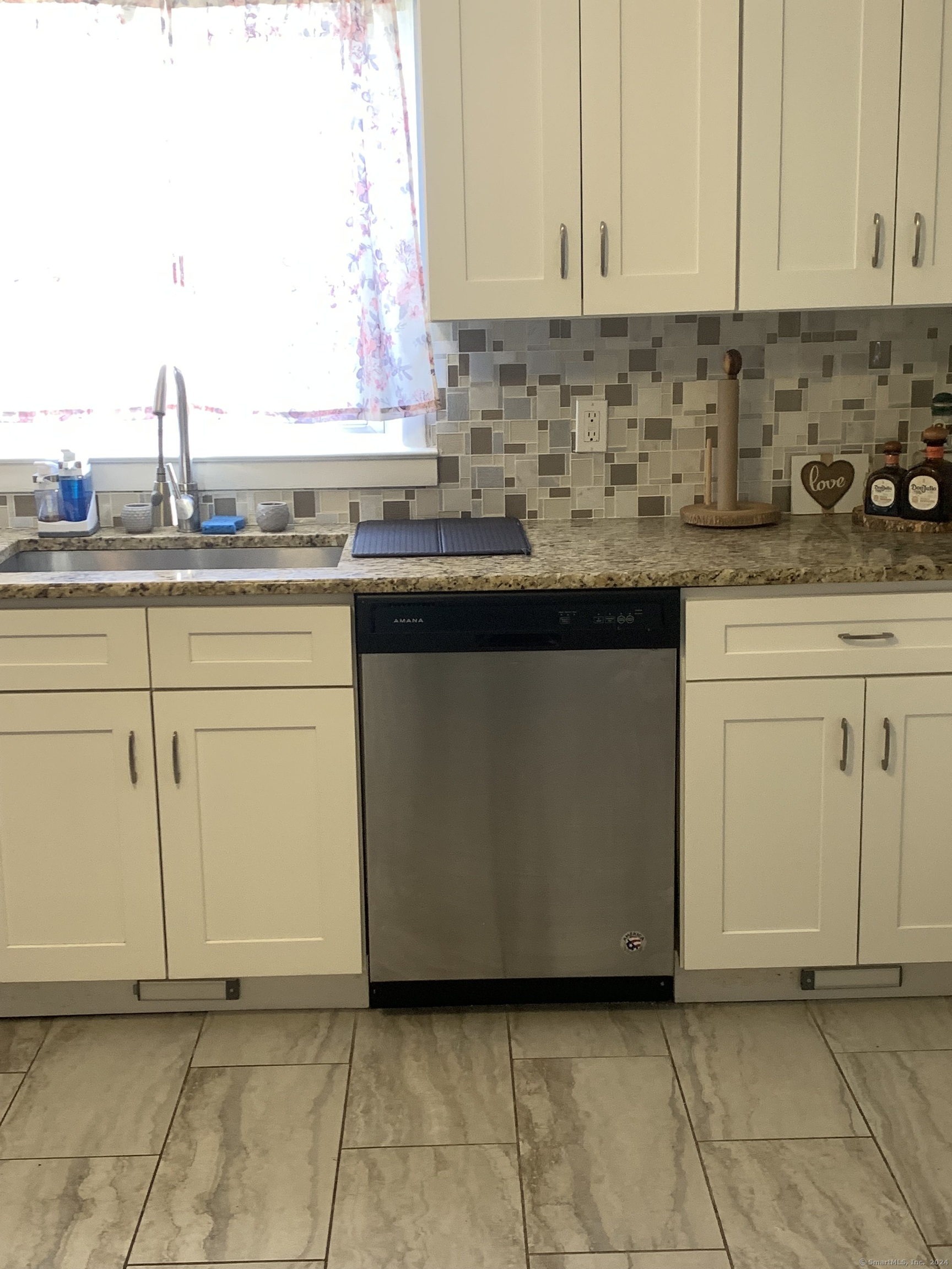 243 Sunshine Circle, Bridgeport, Connecticut image 20