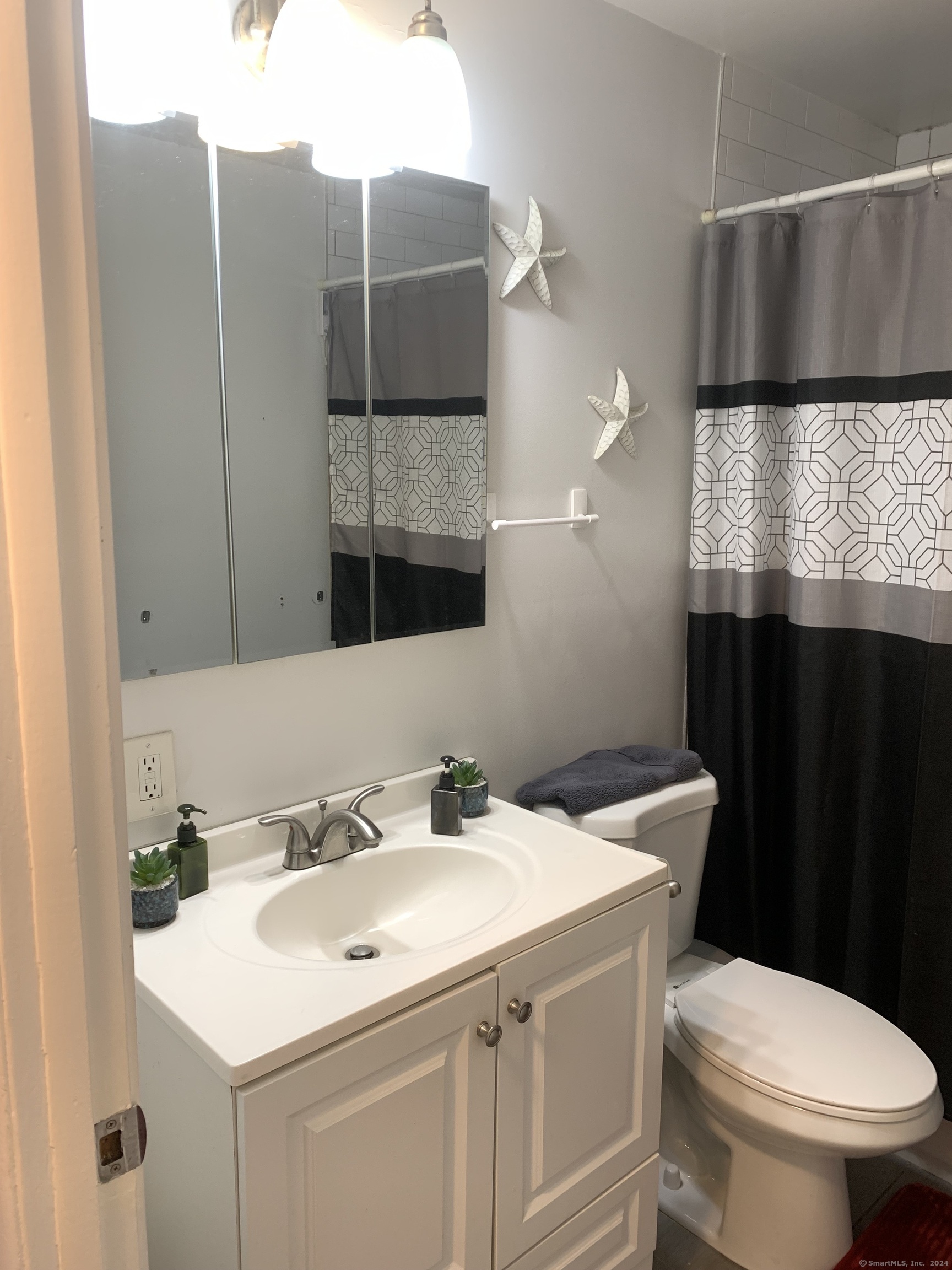 243 Sunshine Circle, Bridgeport, Connecticut image 14