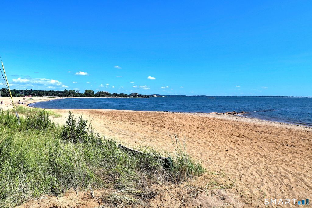 Photo of 920 Ocean Avenue #E1, West Haven, CT 06516 (MLS # 24148736)