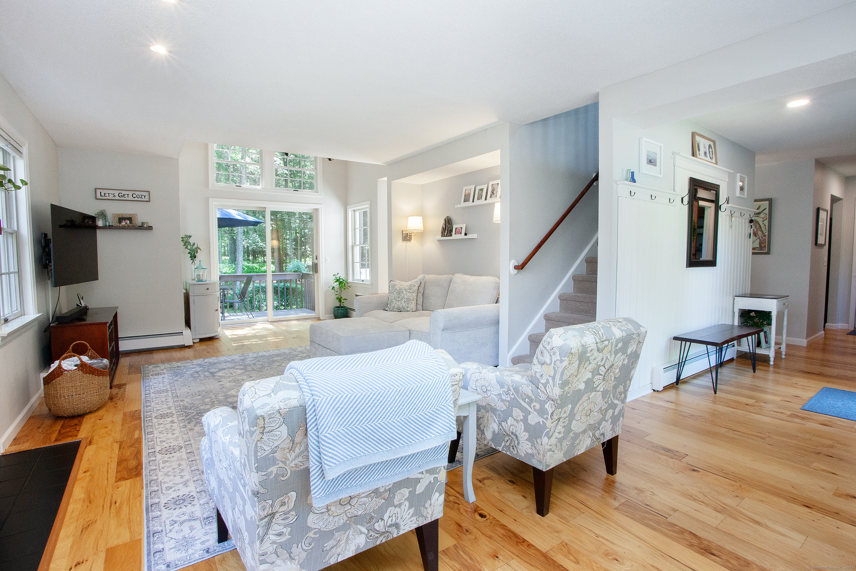 Granby, Connecticut 06035, United States, 3 Bedrooms Bedrooms, ,3 BathroomsBathrooms,Residential,Pending,191830