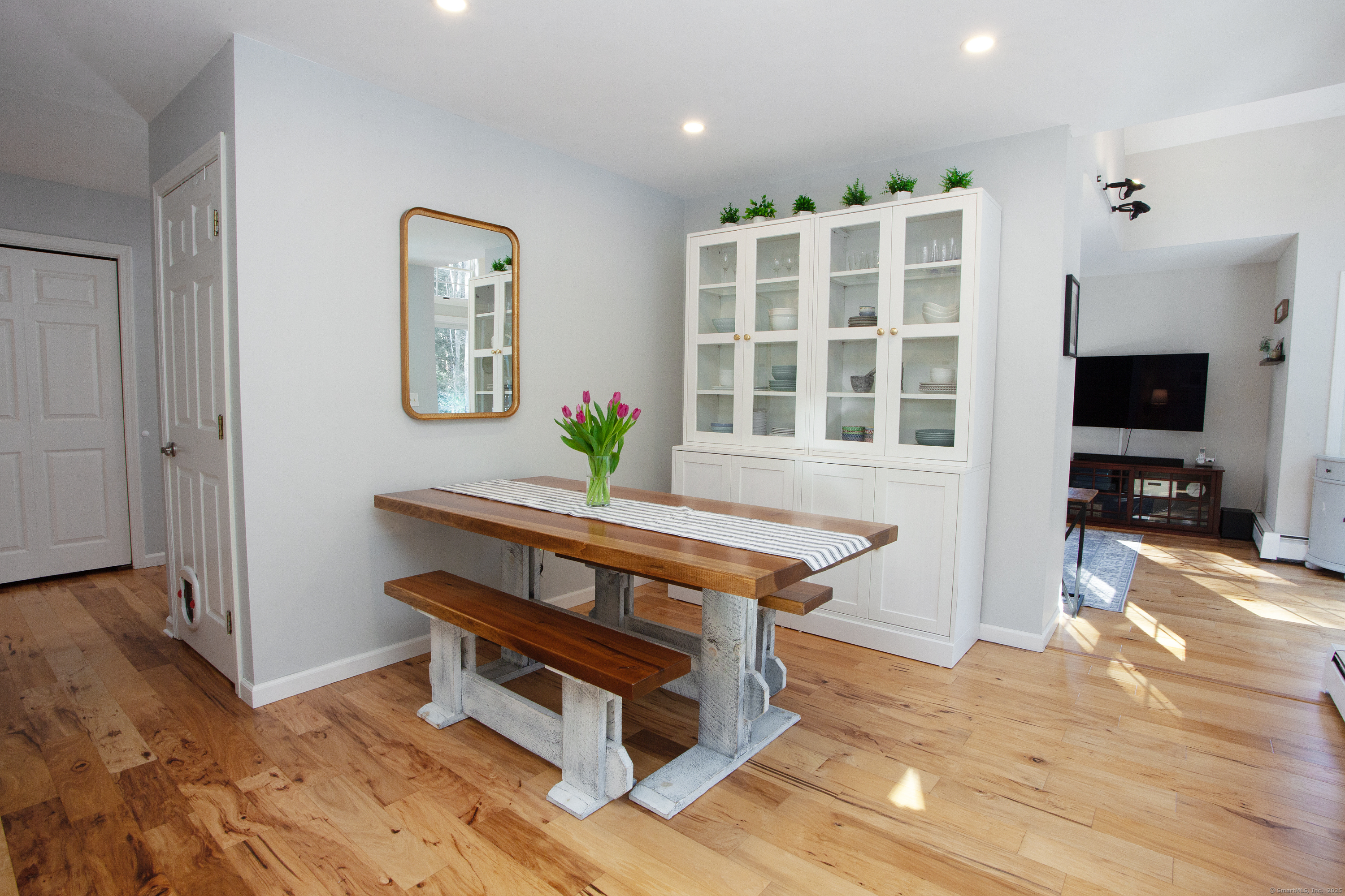 Granby, Connecticut 06035, United States, 3 Bedrooms Bedrooms, ,3 BathroomsBathrooms,Residential,Pending,191830