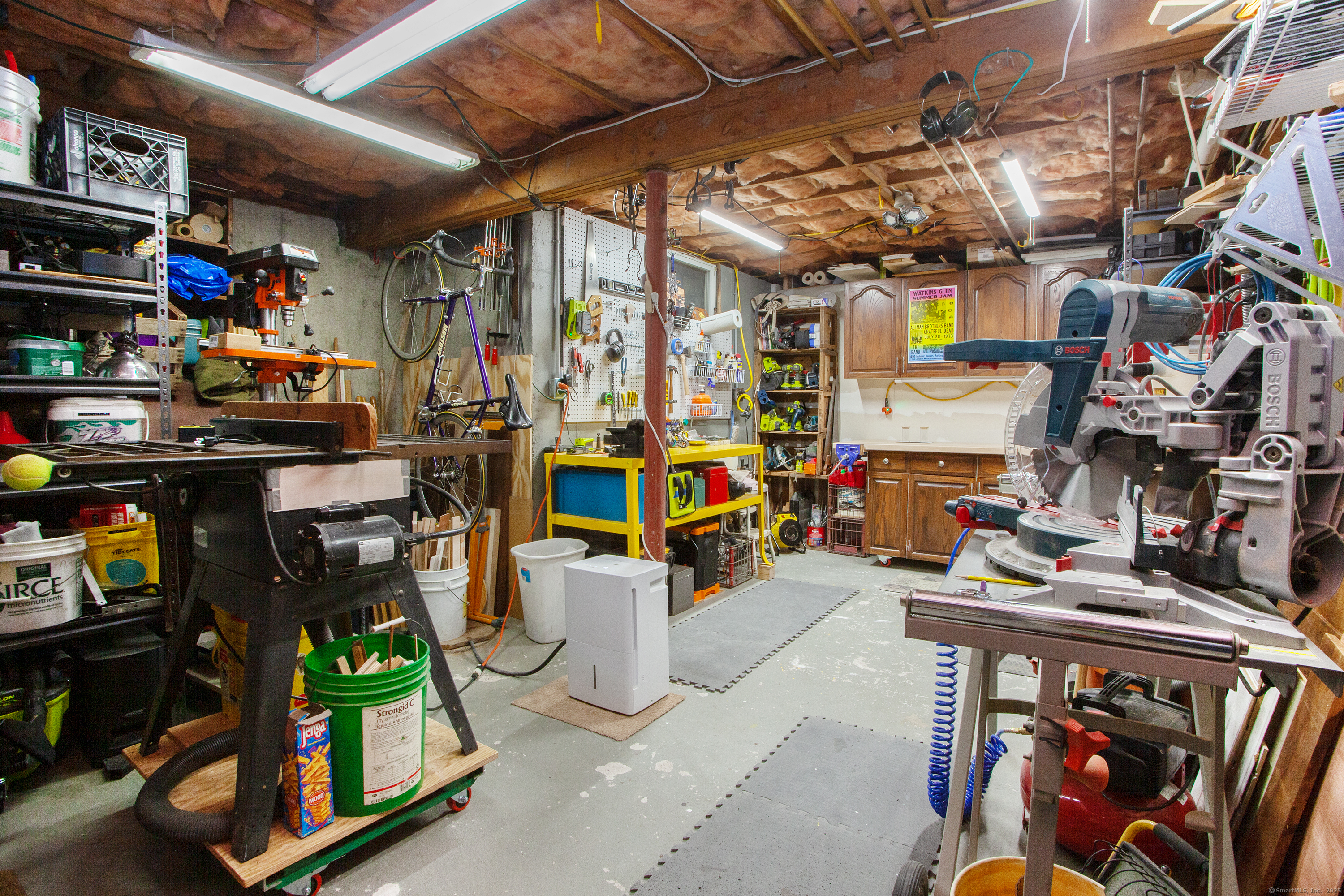 Granby, Connecticut 06035, United States, 3 Bedrooms Bedrooms, ,3 BathroomsBathrooms,Residential,Pending,191830