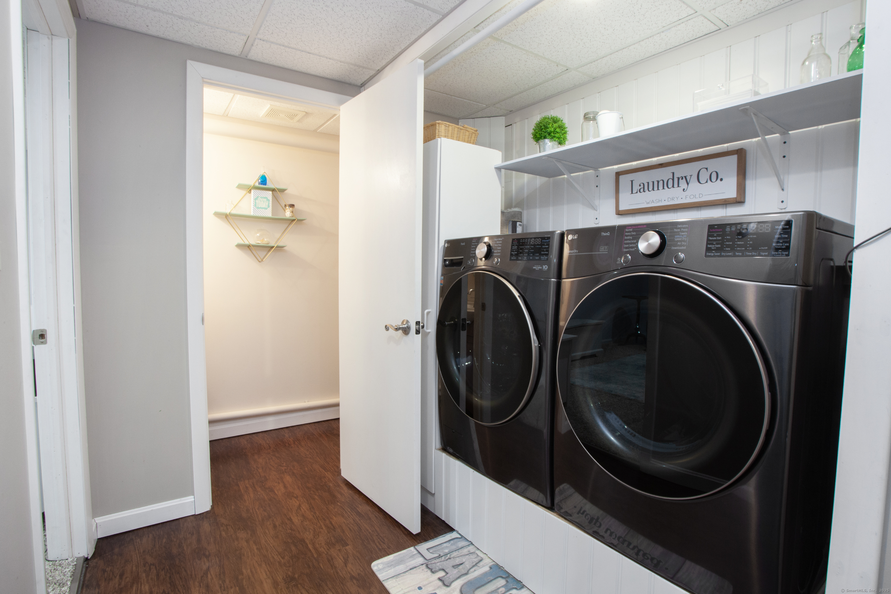 Granby, Connecticut 06035, United States, 3 Bedrooms Bedrooms, ,3 BathroomsBathrooms,Residential,Pending,191830