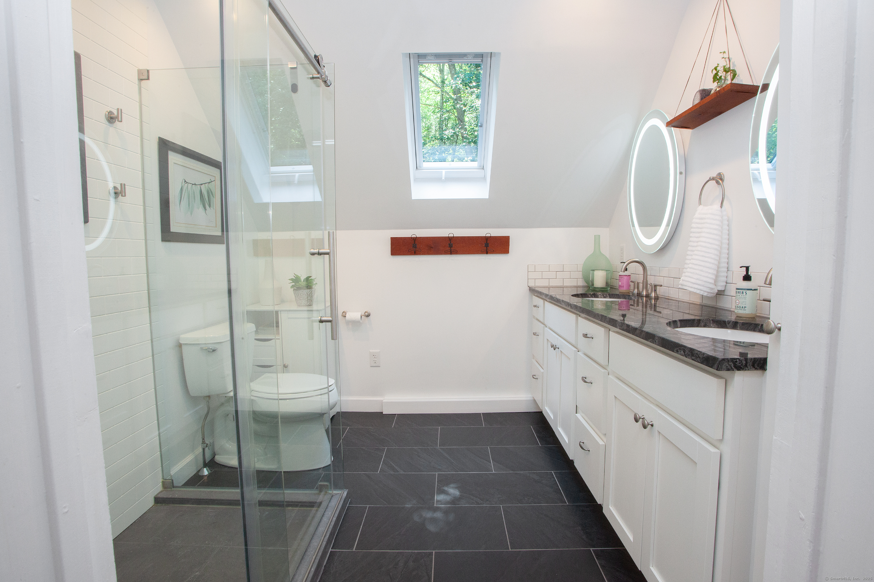 Granby, Connecticut 06035, United States, 3 Bedrooms Bedrooms, ,3 BathroomsBathrooms,Residential,Pending,191830