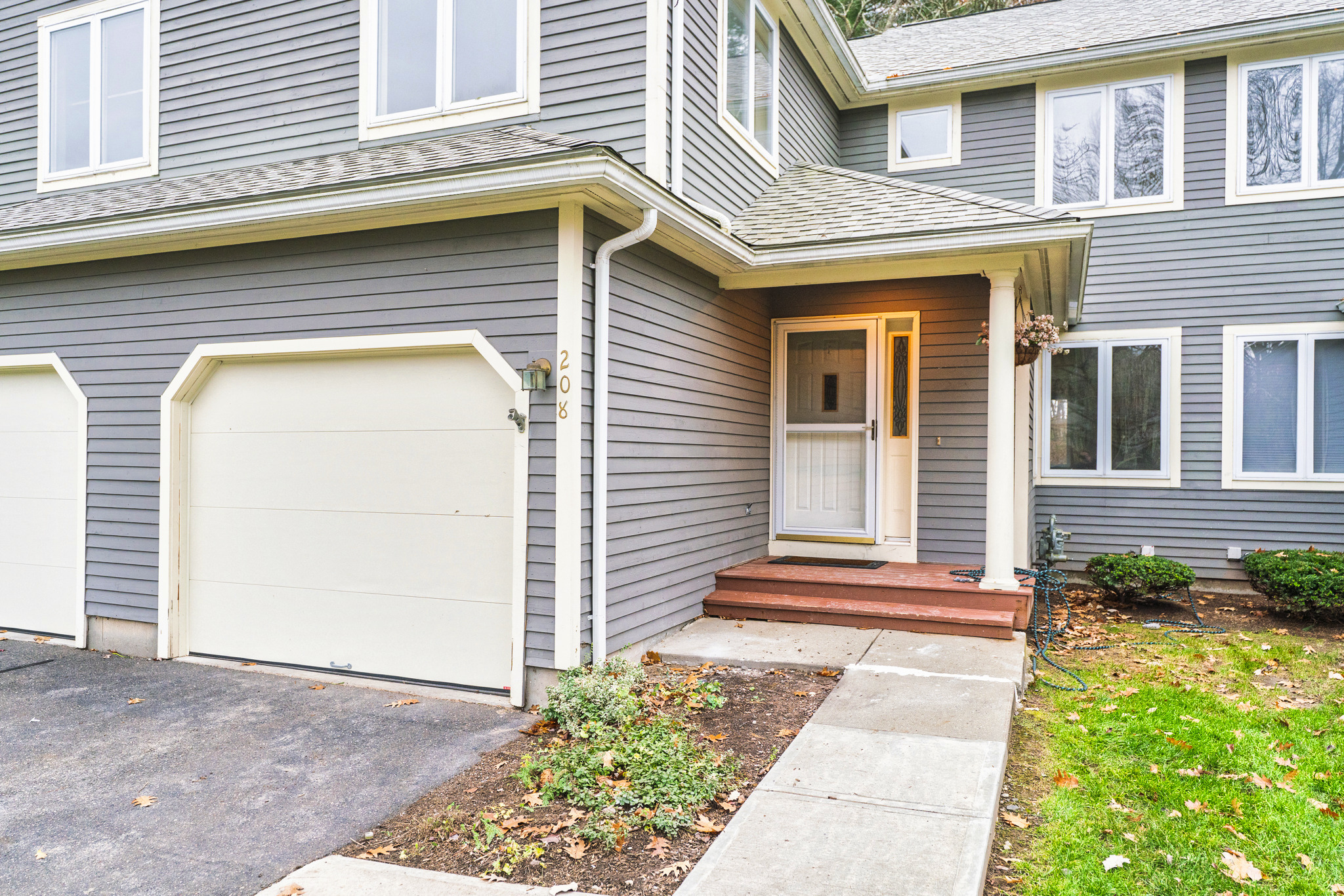 208 Castlewood Drive 208