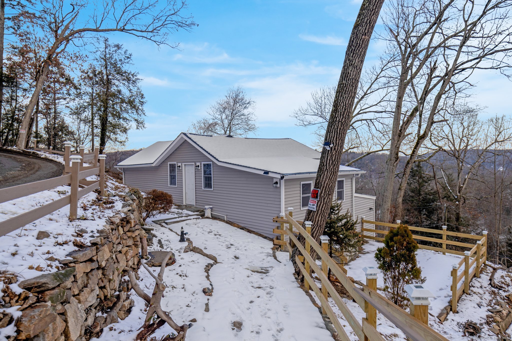 Property for Sale at Hemlock Trail, Newtown, Connecticut - Bedrooms: 2 
Bathrooms: 1 
Rooms: 4  - $399,500