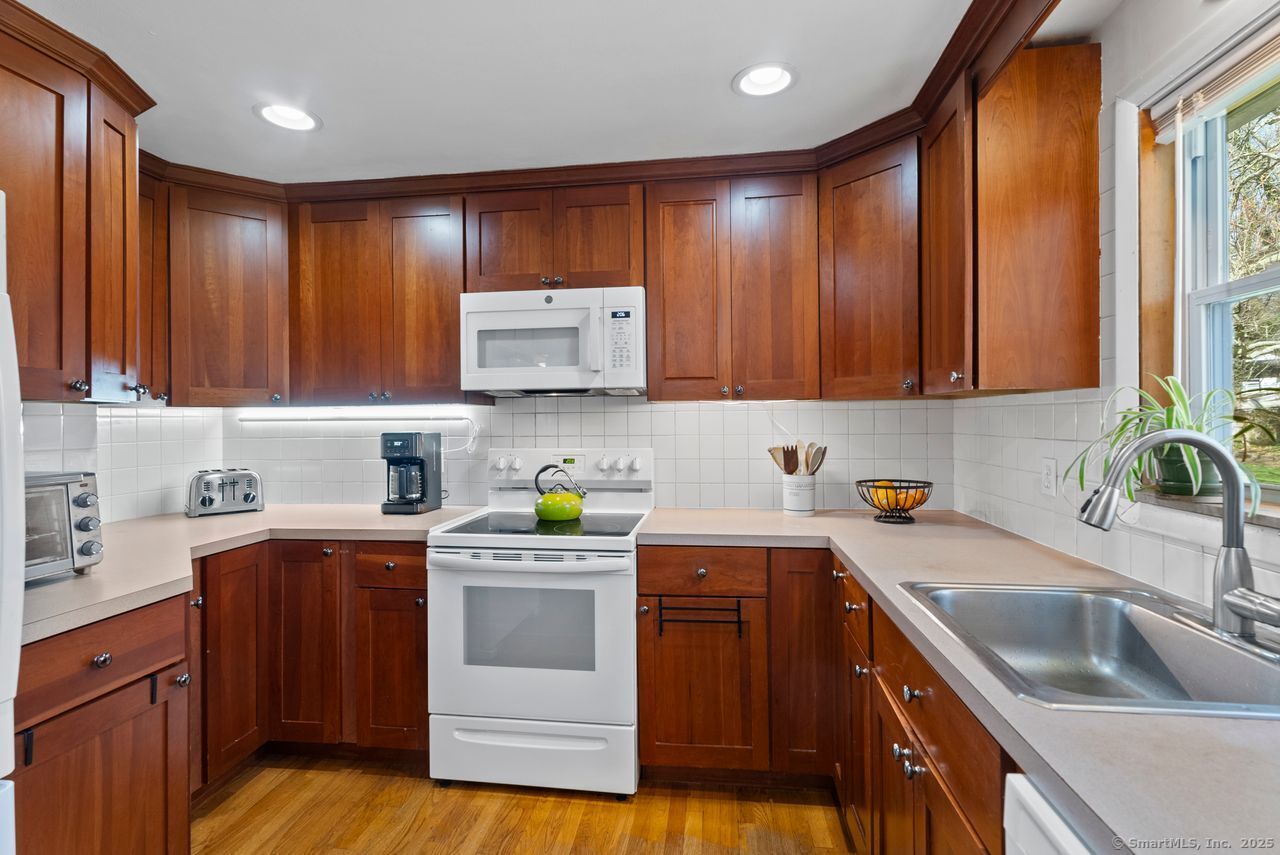 5 Burr Hill Road, North Branford, Connecticut image 6