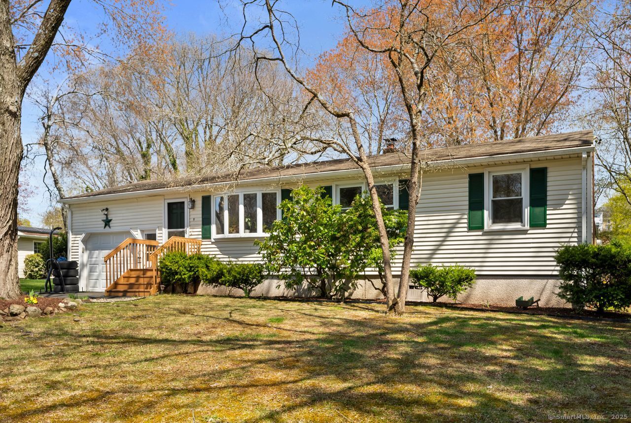Property for Sale at Burr Hill Road, North Branford, Connecticut - Bedrooms: 3 
Bathrooms: 1 
Rooms: 6  - $379,900