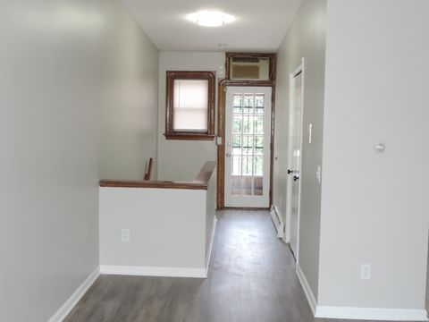 Tiny photo for 52 Buckingham Street #APT 3, Hartford, CT 06106 (MLS # 24135203)