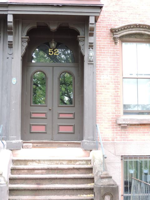 Photo of 52 Buckingham Street #APT 3, Hartford, CT 06106 (MLS # 24135203)