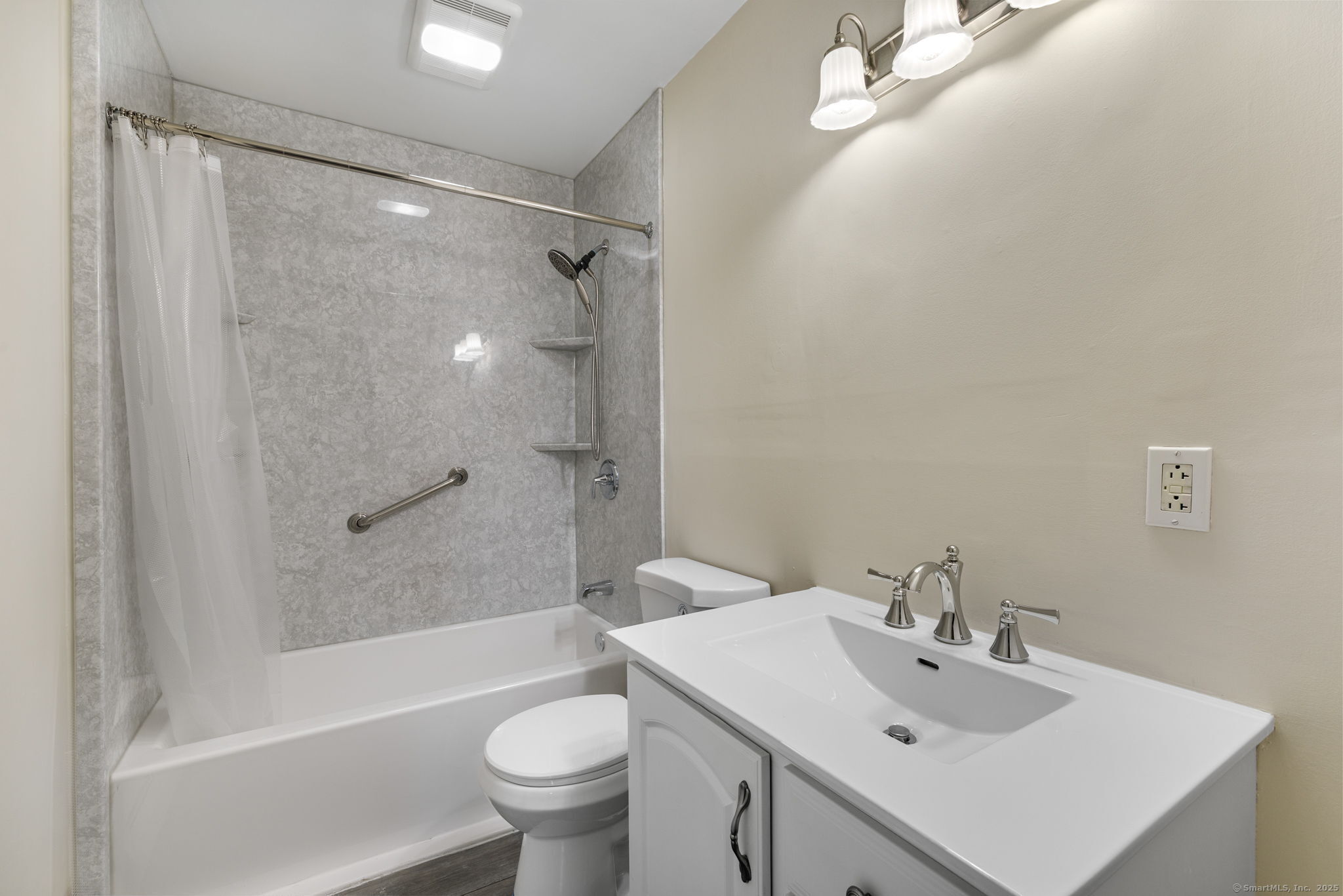 New Britain, Connecticut 06053, United States, 4 Bedrooms Bedrooms, ,1 BathroomBathrooms,Residential,Active,132317