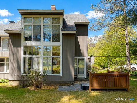 Condo For Sale - 1 Partridge Court #1<br/> Simsbury, CT 06070