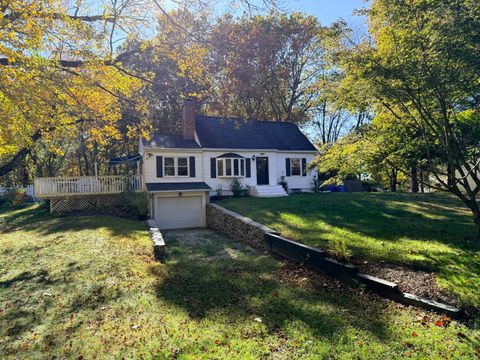 Photo of 135 Elise Drive, Waterbury, CT 06708 (MLS # 24134371)
