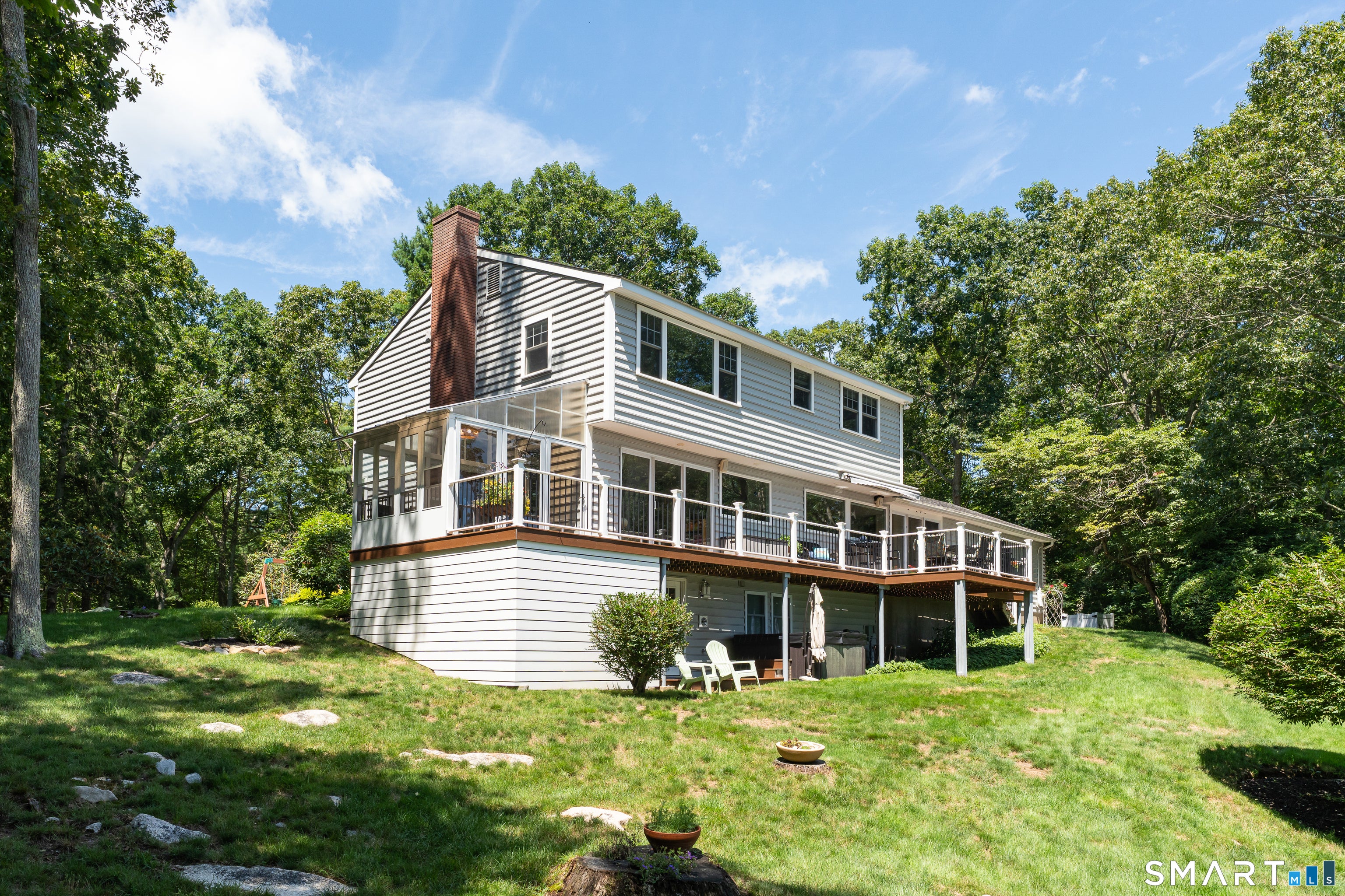 17 Oakridge Drive