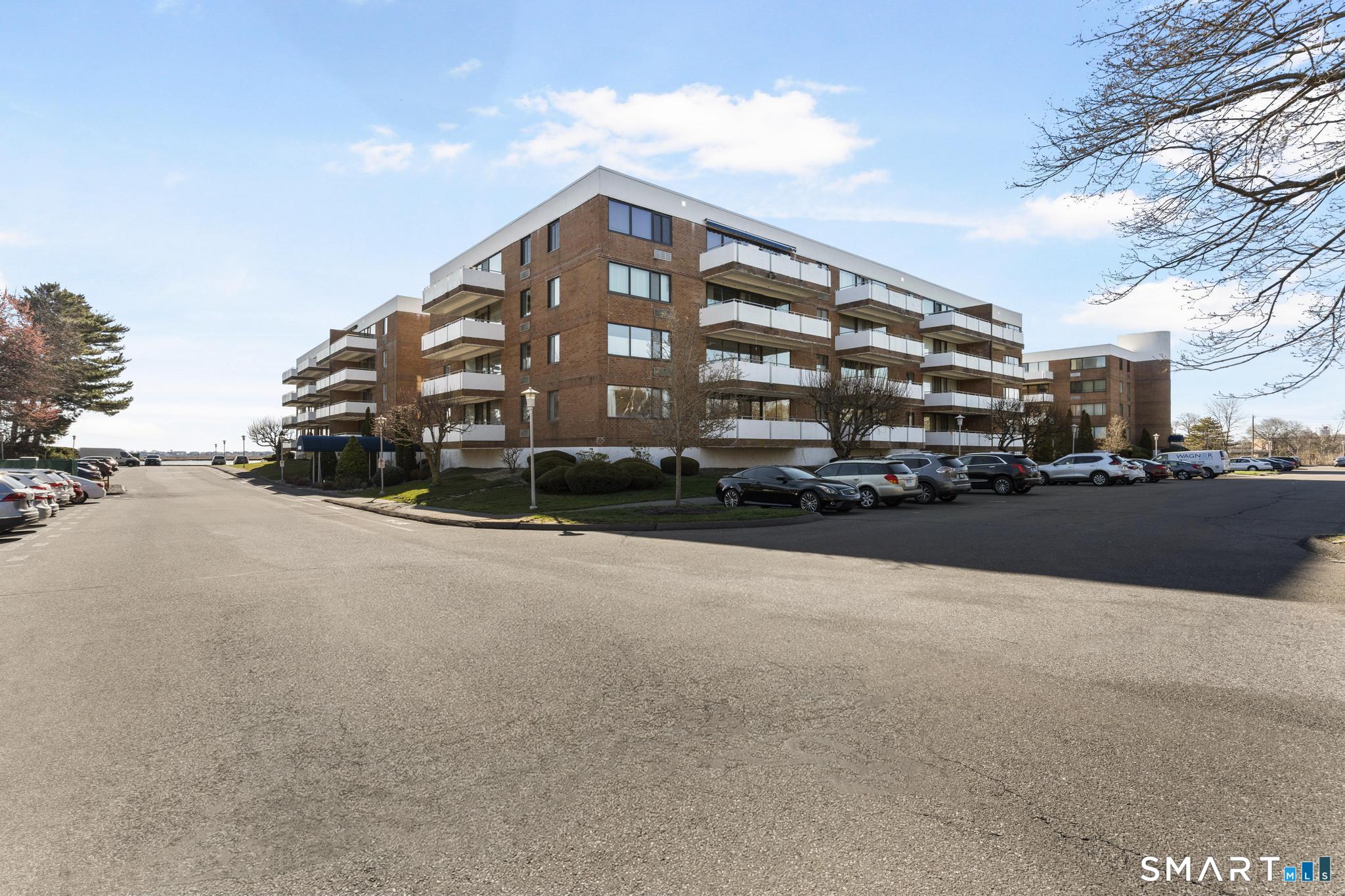 1460 Elm Street 124