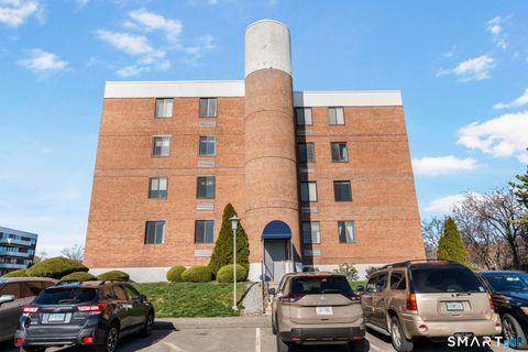 Tiny photo for 1460 Elm Street #124, Stratford, CT 06615 (MLS # 24165077)