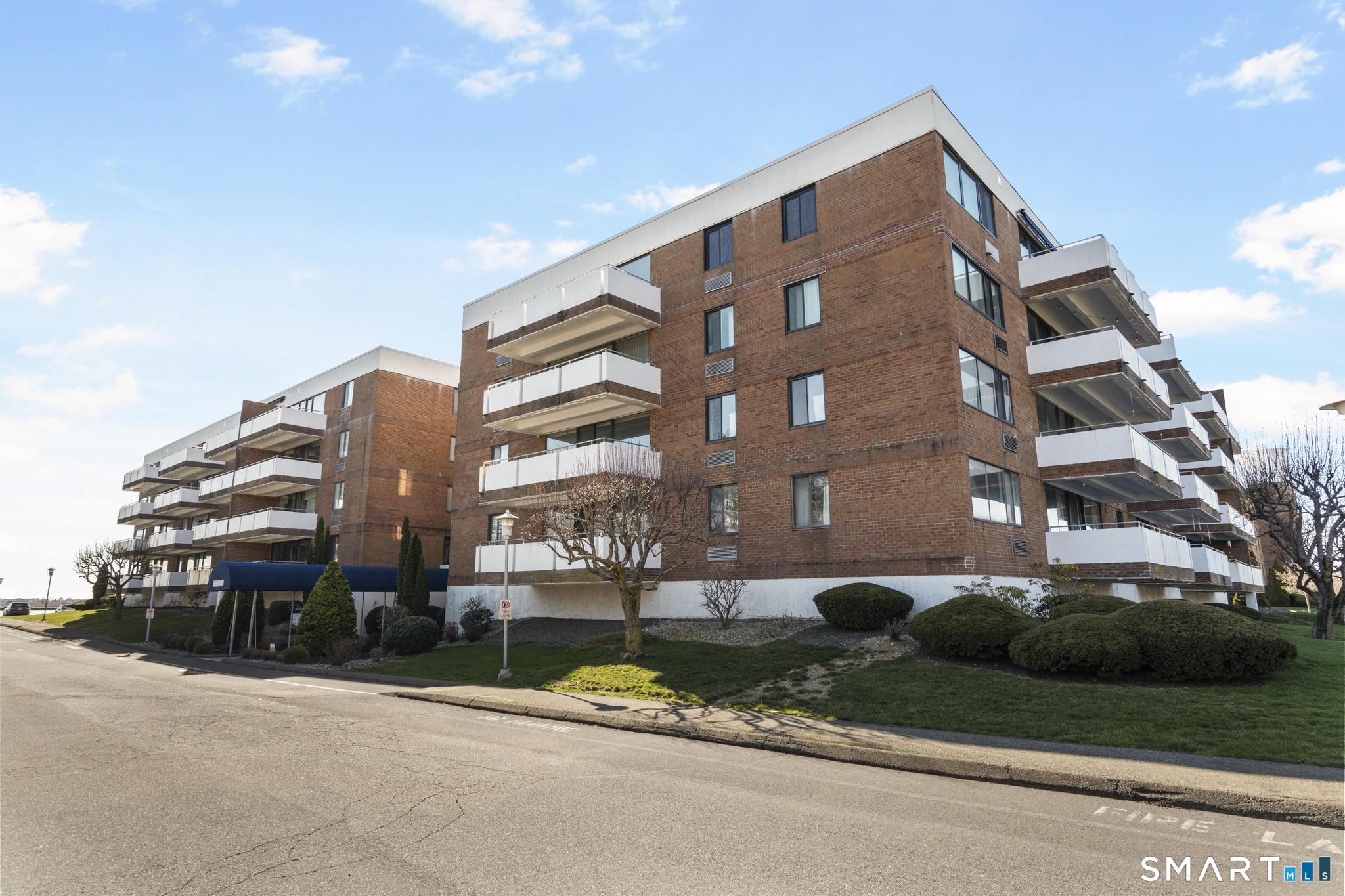 1460 Elm Street 124