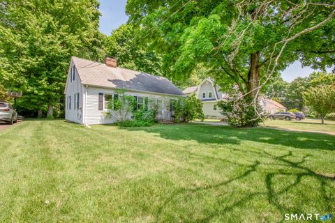 Homes For Sale - 92 Evelyn Street<br/> Trumbull, CT 06611