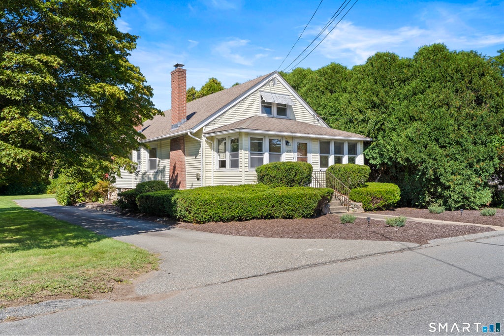 Photo of 632 Vauxhall St Extension, Waterford, CT 06385 (MLS # 24204999)