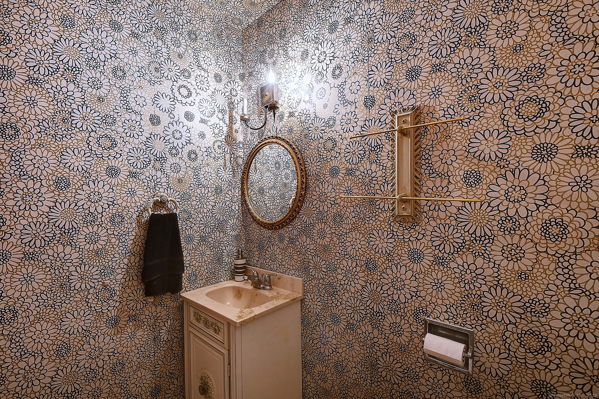 West Hartford, Connecticut 06107, United States, 3 Bedrooms Bedrooms, ,2 BathroomsBathrooms,Residential,Active,190981