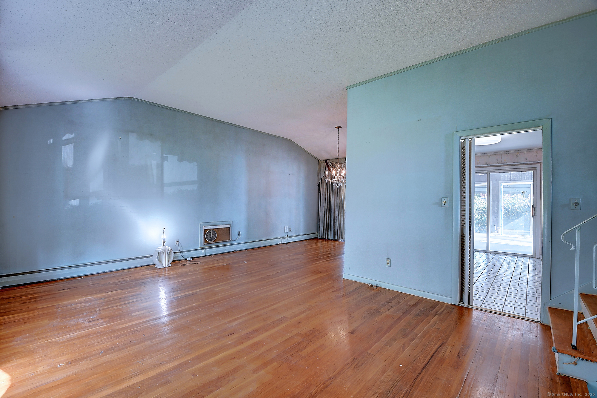 West Hartford, Connecticut 06107, United States, 3 Bedrooms Bedrooms, ,2 BathroomsBathrooms,Residential,Active,190981