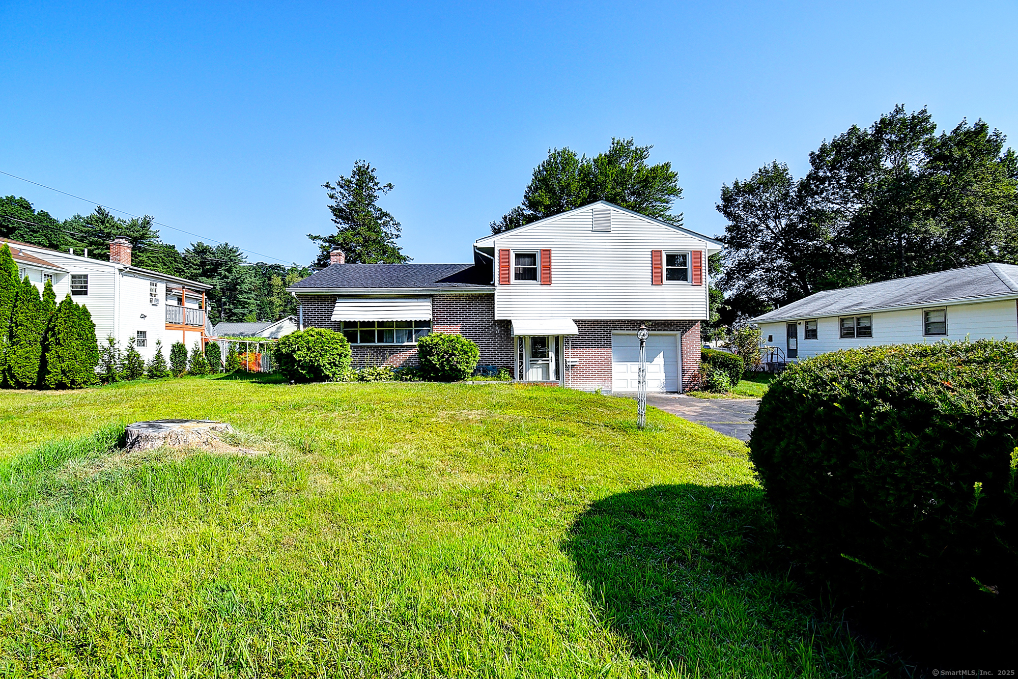 West Hartford, Connecticut 06107, United States, 3 Bedrooms Bedrooms, ,2 BathroomsBathrooms,Residential,Active,190981