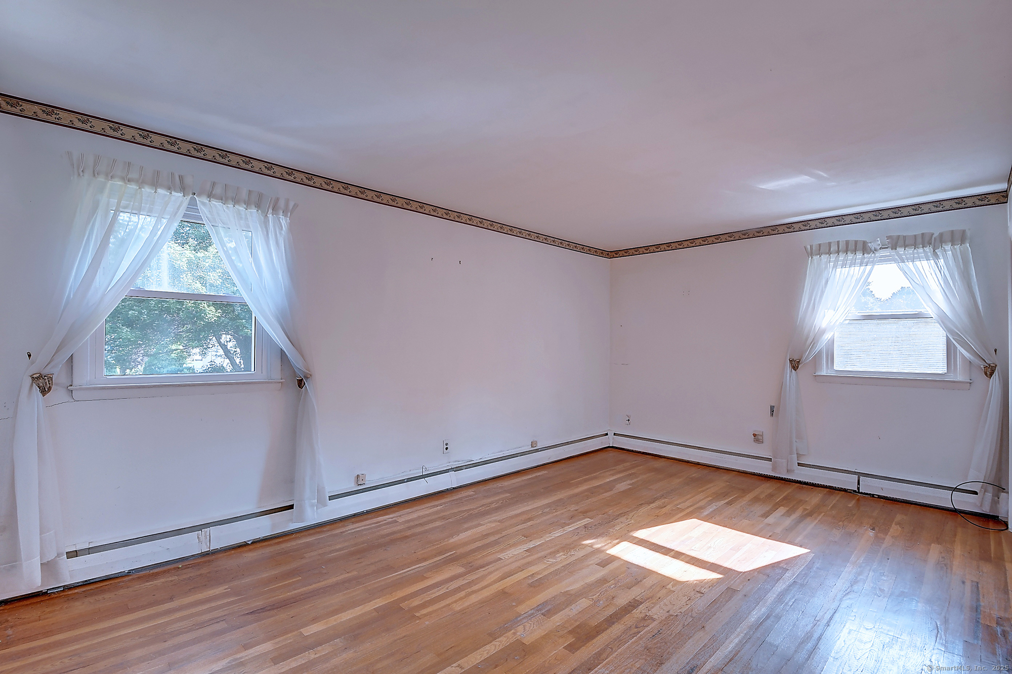 West Hartford, Connecticut 06107, United States, 3 Bedrooms Bedrooms, ,2 BathroomsBathrooms,Residential,Active,190981