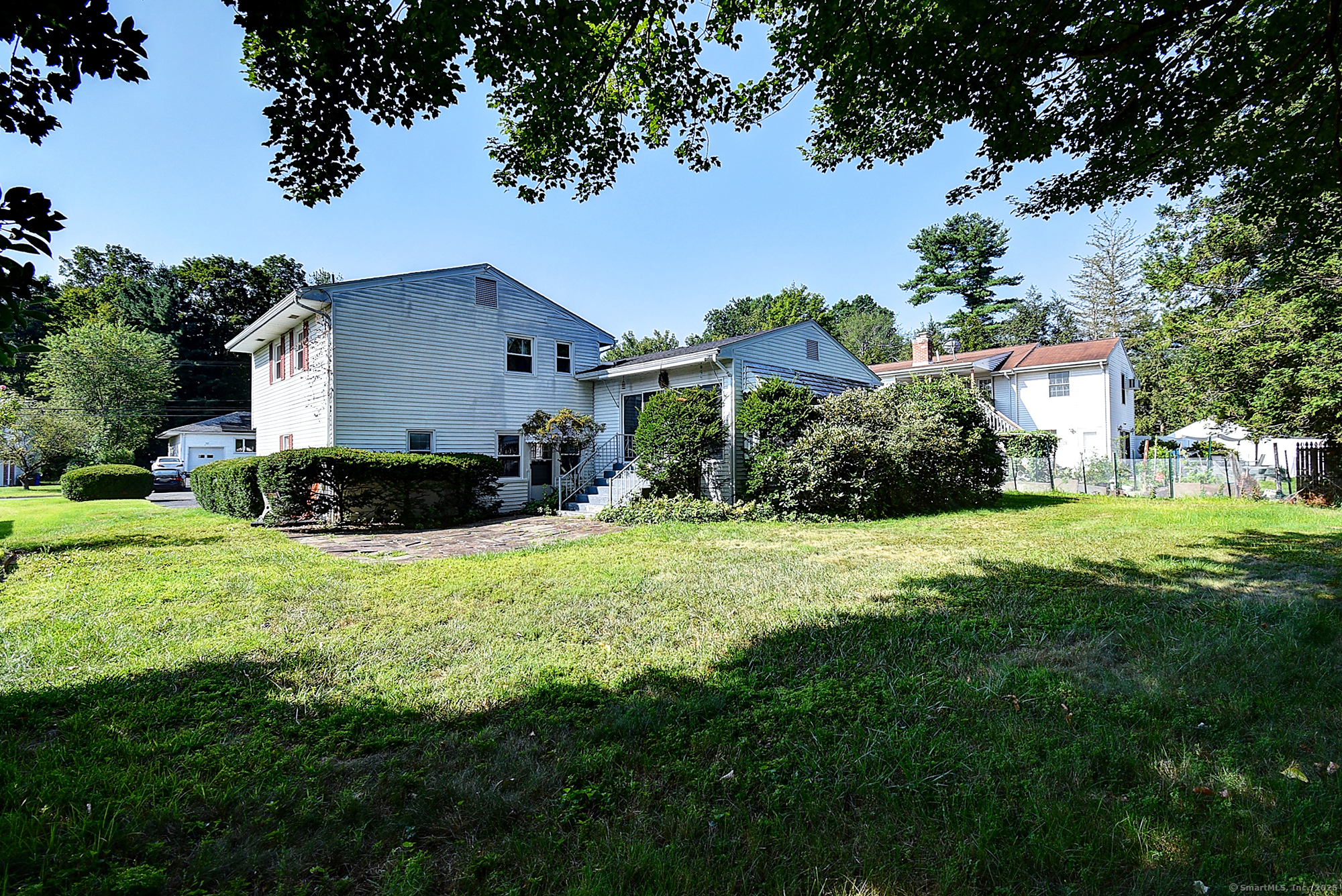 West Hartford, Connecticut 06107, United States, 3 Bedrooms Bedrooms, ,2 BathroomsBathrooms,Residential,Active,190981
