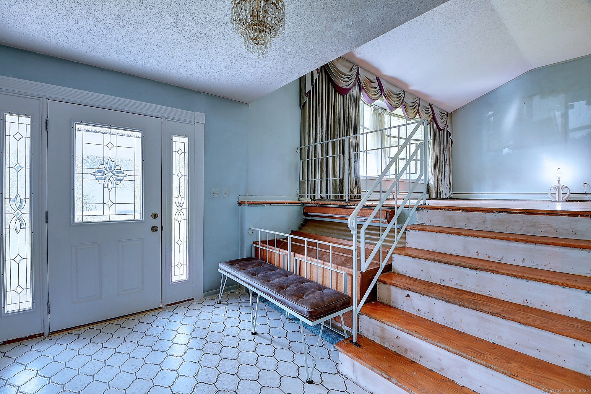 West Hartford, Connecticut 06107, United States, 3 Bedrooms Bedrooms, ,2 BathroomsBathrooms,Residential,Active,190981