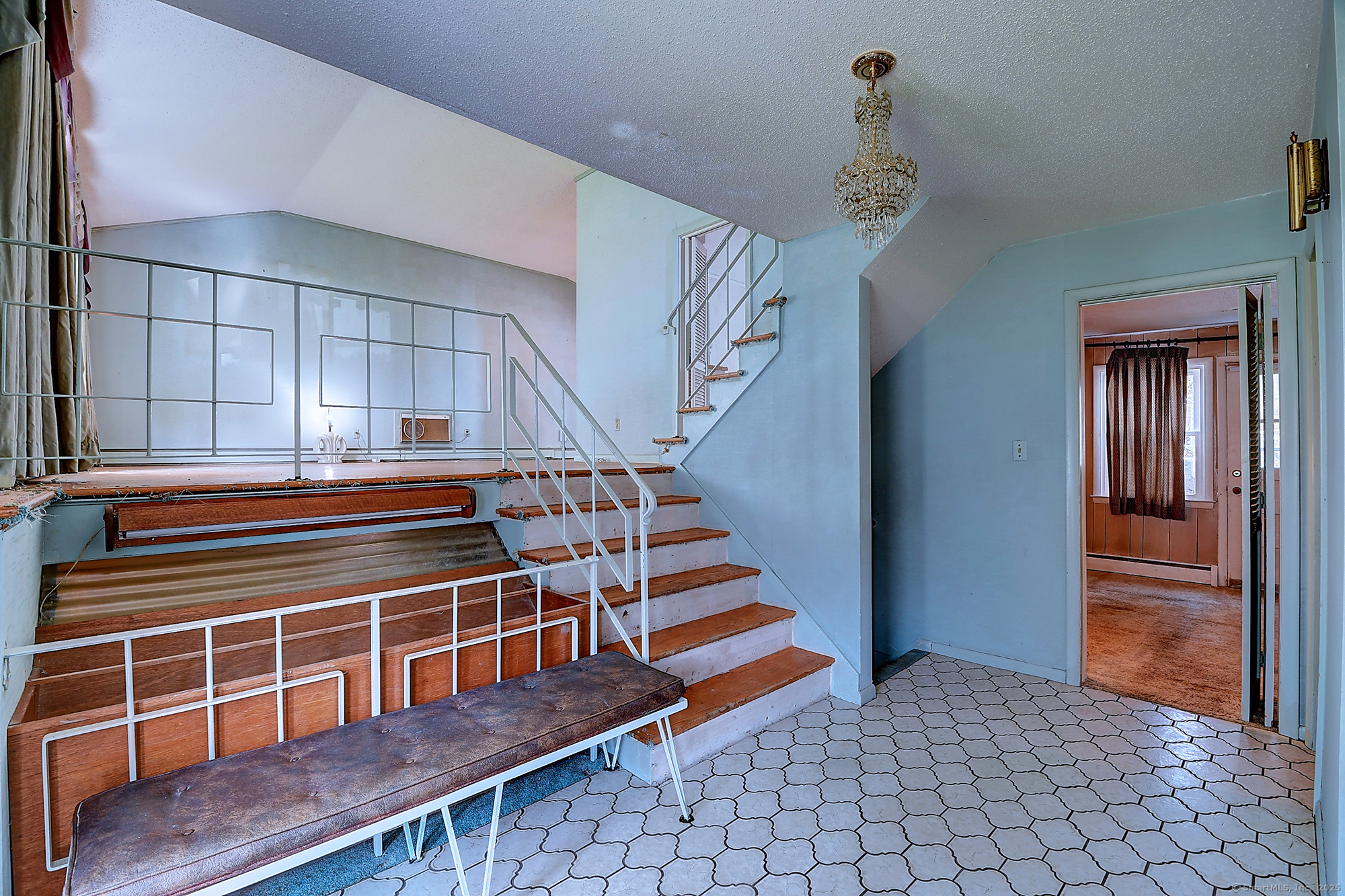 West Hartford, Connecticut 06107, United States, 3 Bedrooms Bedrooms, ,2 BathroomsBathrooms,Residential,Active,190981