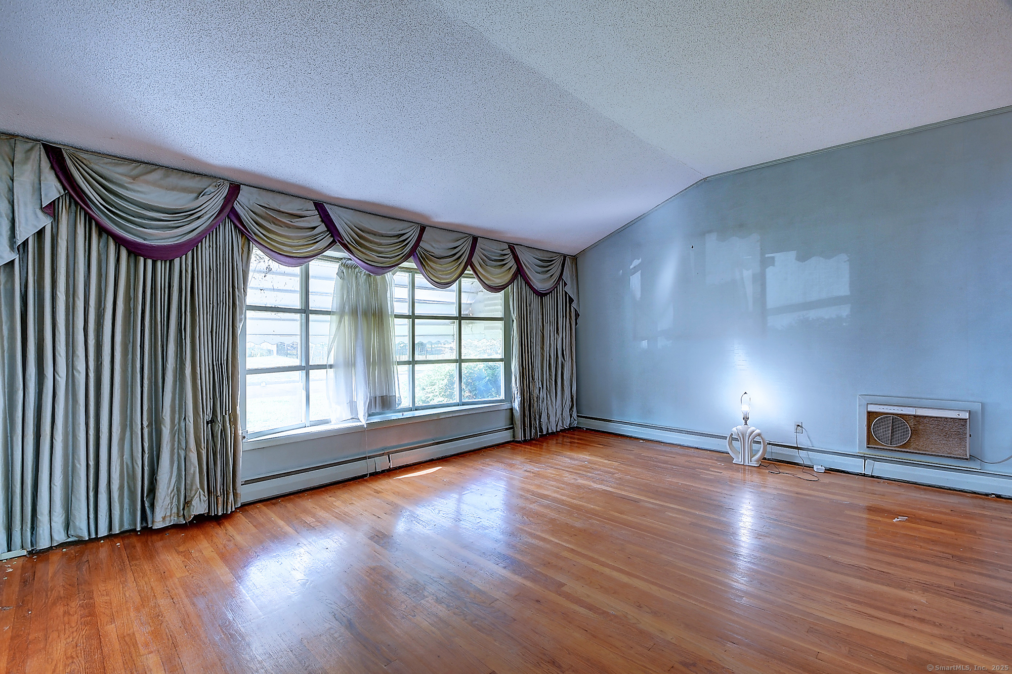 West Hartford, Connecticut 06107, United States, 3 Bedrooms Bedrooms, ,2 BathroomsBathrooms,Residential,Active,190981