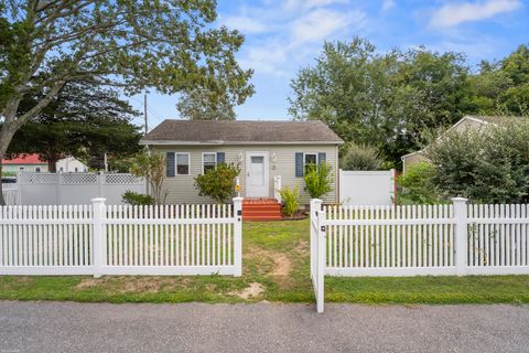 75 Midway Oval Groton CT 06340