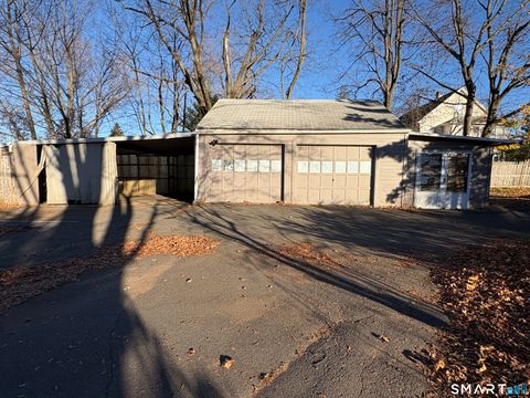 Photo of 199 W Center Street #Back Garage, Manchester, CT 06040 (MLS # 24145226)